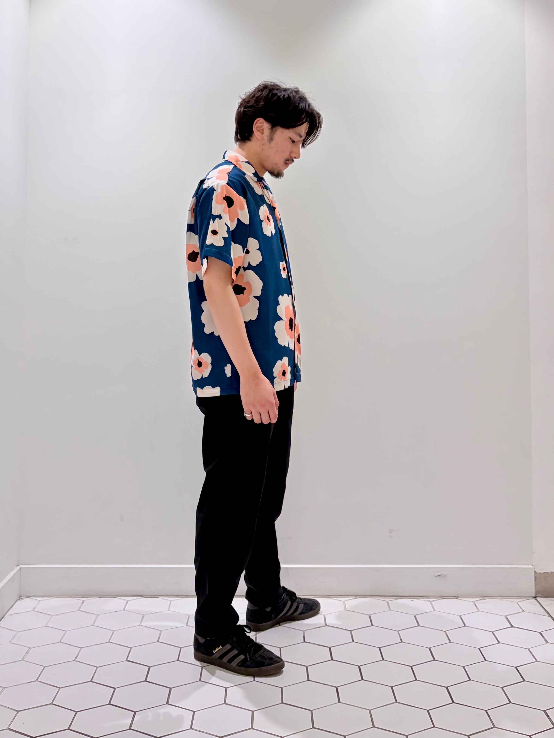 takeruさんの「Dessin｜【洗える】ボタニカル柄プリントシャツ」を使ったコーディネート