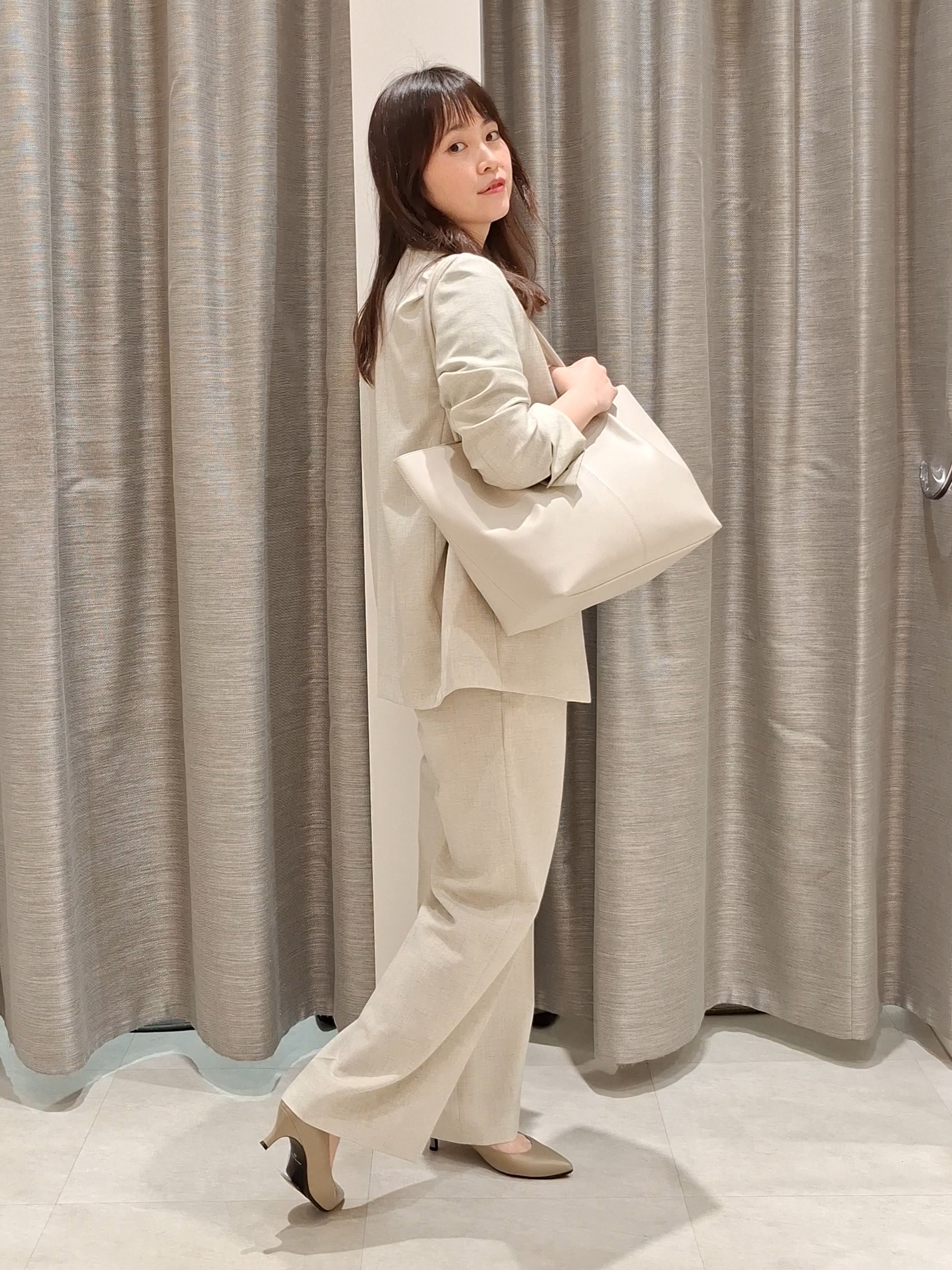 YuKaRiさんの「UNTITLED｜◆【さらりと快適/セットアップ可/UV/接触冷感】スラブカラーレスジャケット」を使ったコーディネート