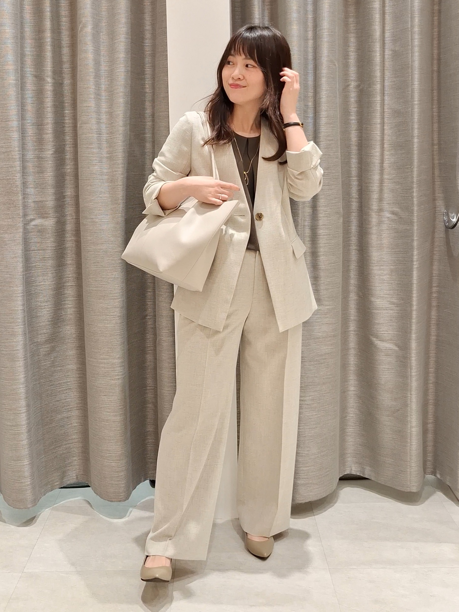 YuKaRiさんの「UNTITLED｜◆【さらりと快適/セットアップ可/UV/接触冷感】スラブカラーレスジャケット」を使ったコーディネート