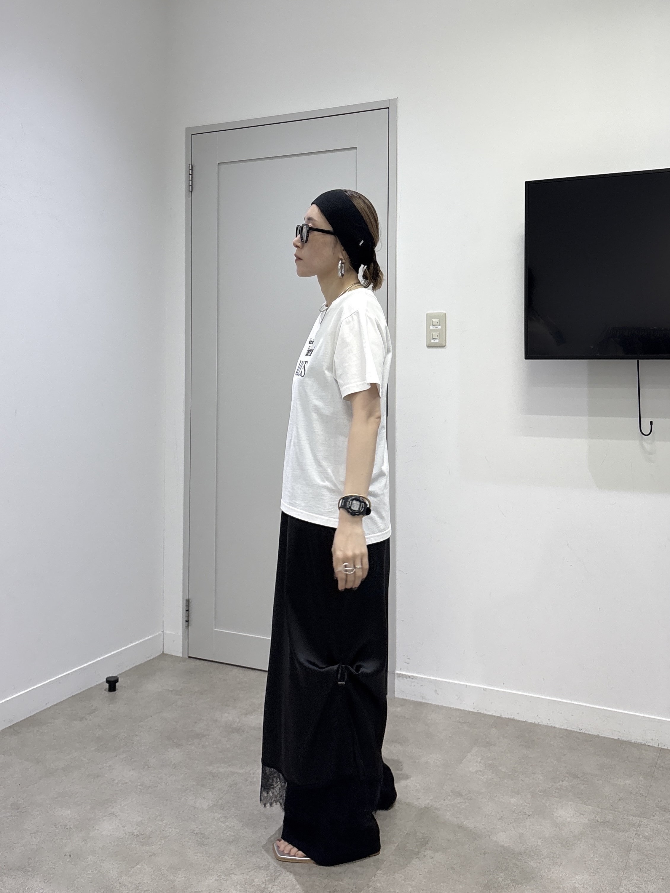 kotakiさんの「INDIVI｜タイポグラフィTシャツ【接触冷感】」を使ったコーディネート