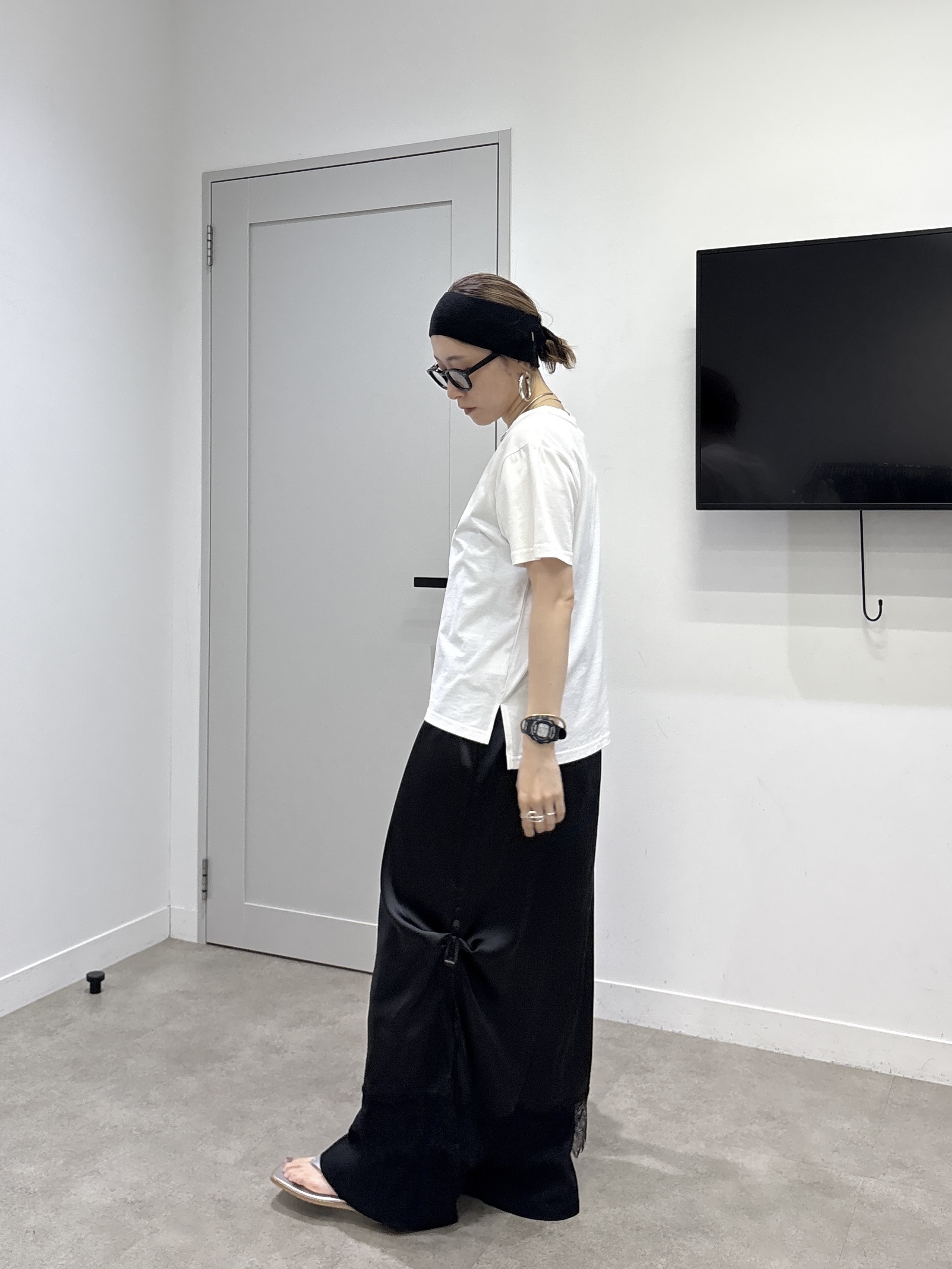 kotakiさんの「INDIVI｜タイポグラフィTシャツ【接触冷感】」を使ったコーディネート