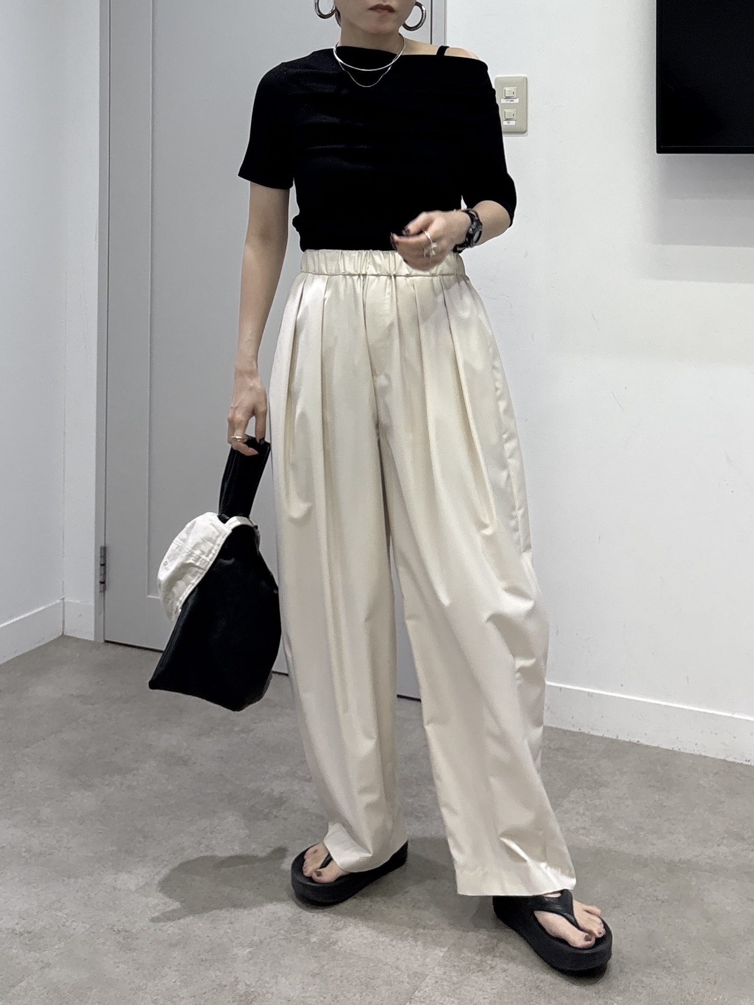 kotakiさんの「INDIVI｜オフショルハーフスリーブカットソー」を使ったコーディネート