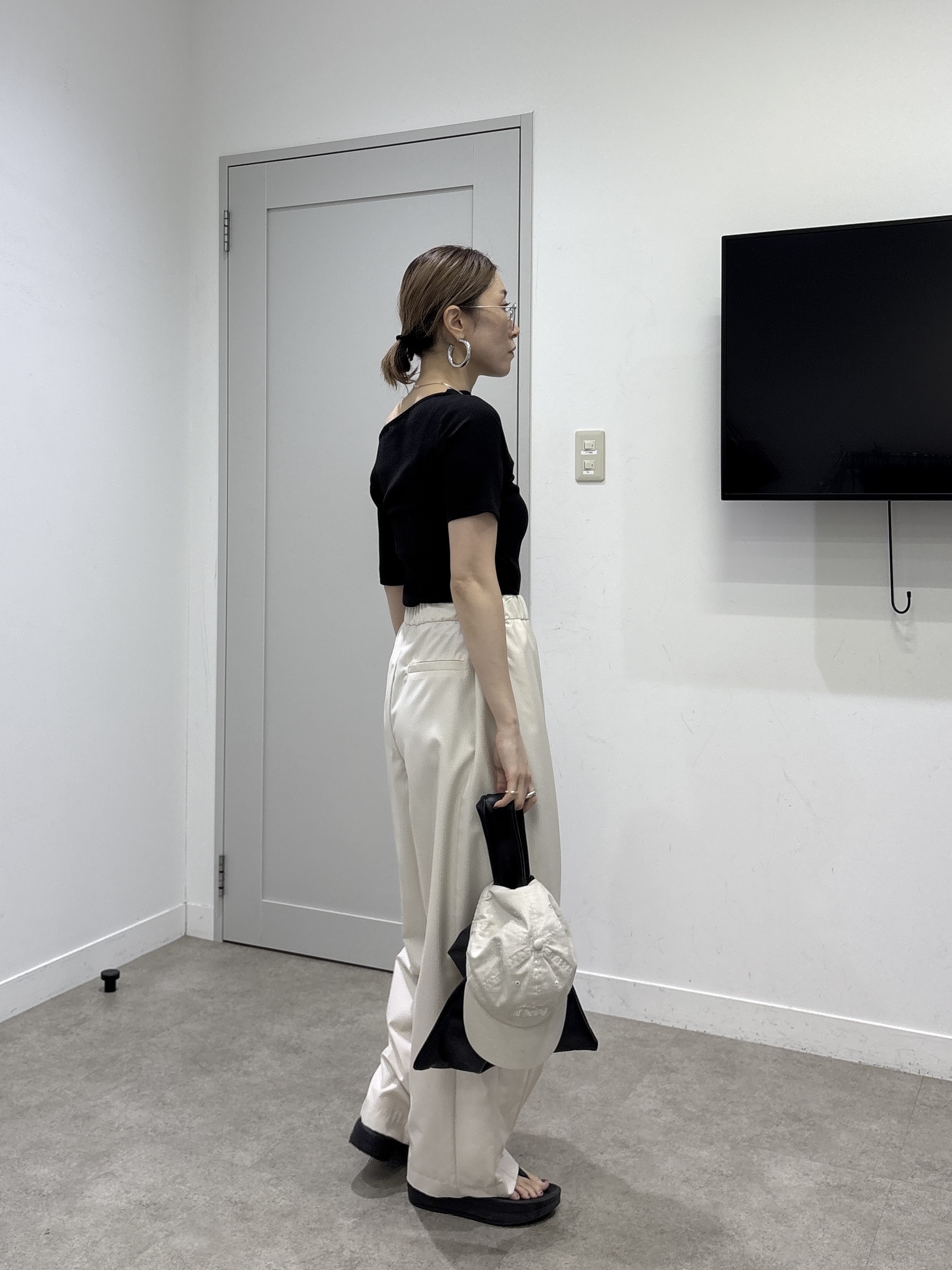 kotakiさんの「INDIVI｜オフショルハーフスリーブカットソー」を使ったコーディネート