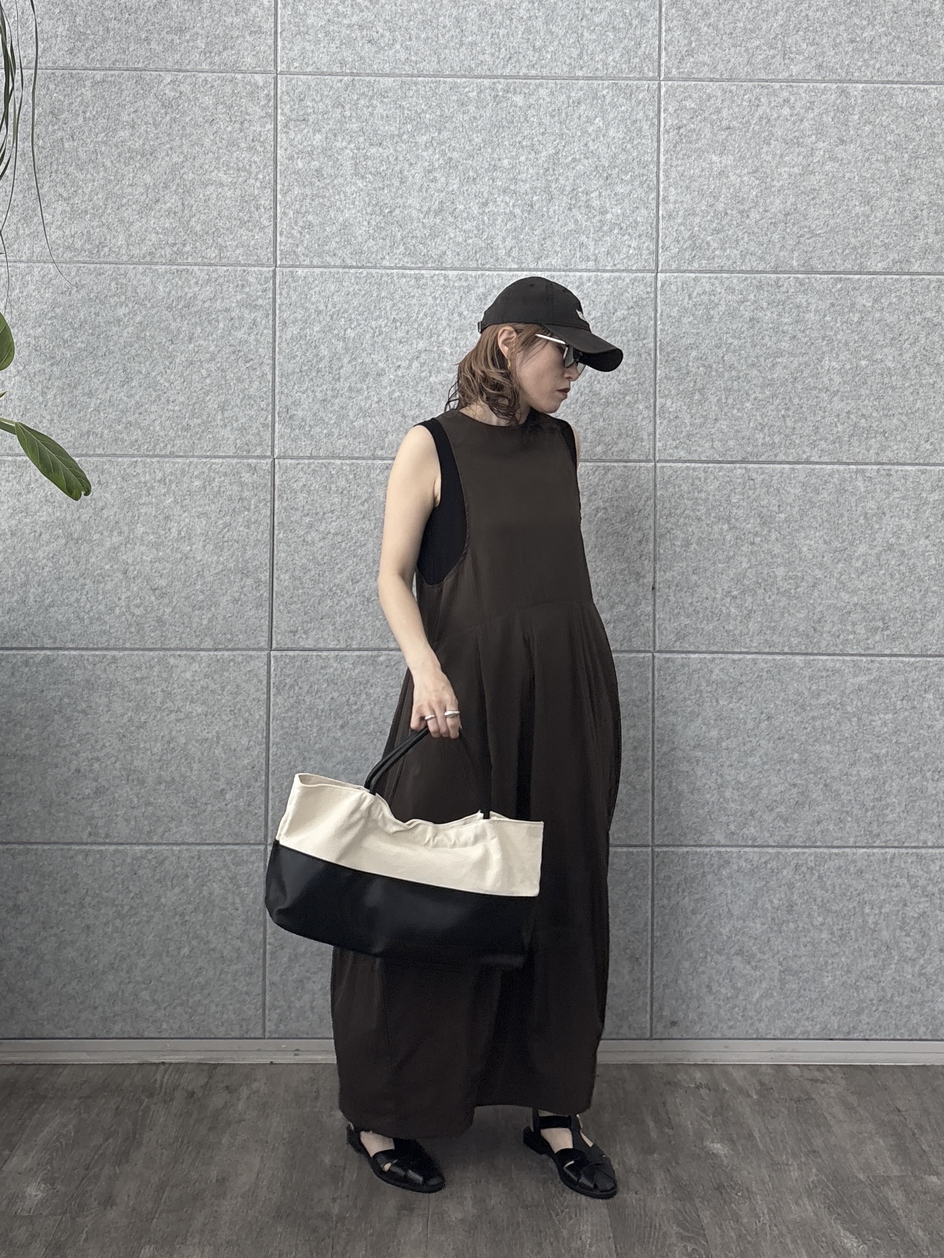 kotakiさんの「INDIVI｜イレギュラータックナイロンワンピース【再入荷】」を使ったコーディネート