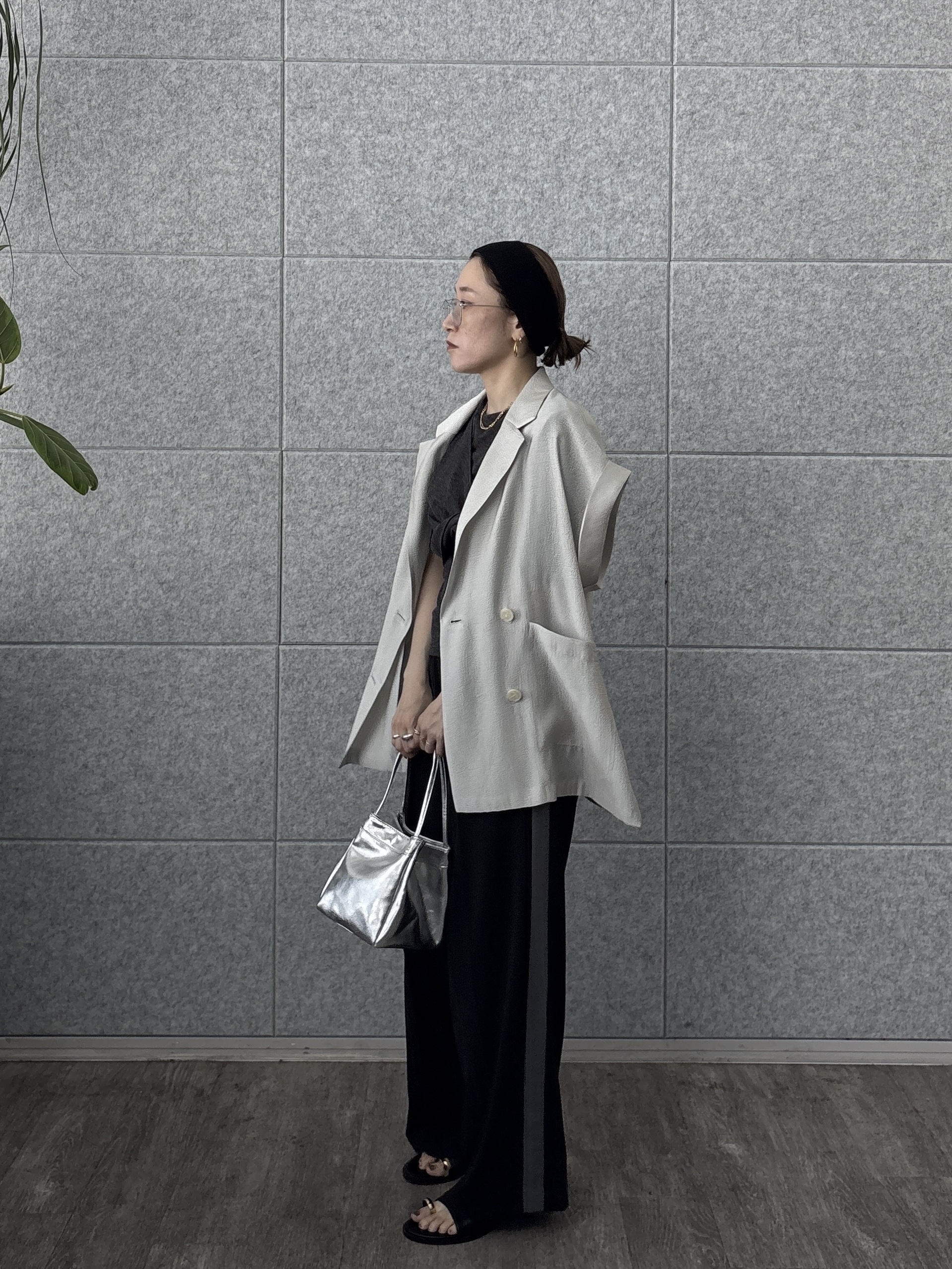 kotakiさんの「INDIVI｜ワッシャーシアー半袖ダブルジャケット」を使ったコーディネート