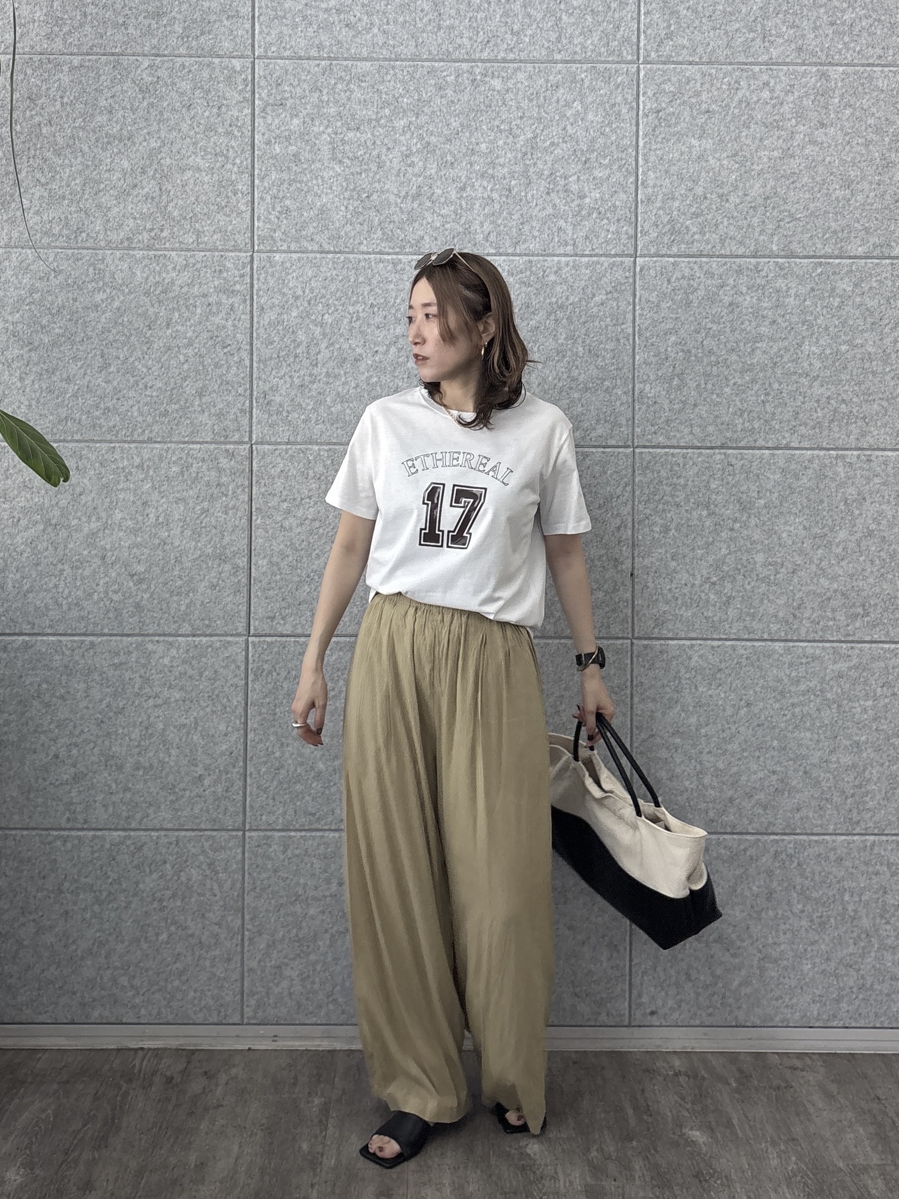 kotakiさんの「INDIVI｜ナンバリングTシャツ」を使ったコーディネート