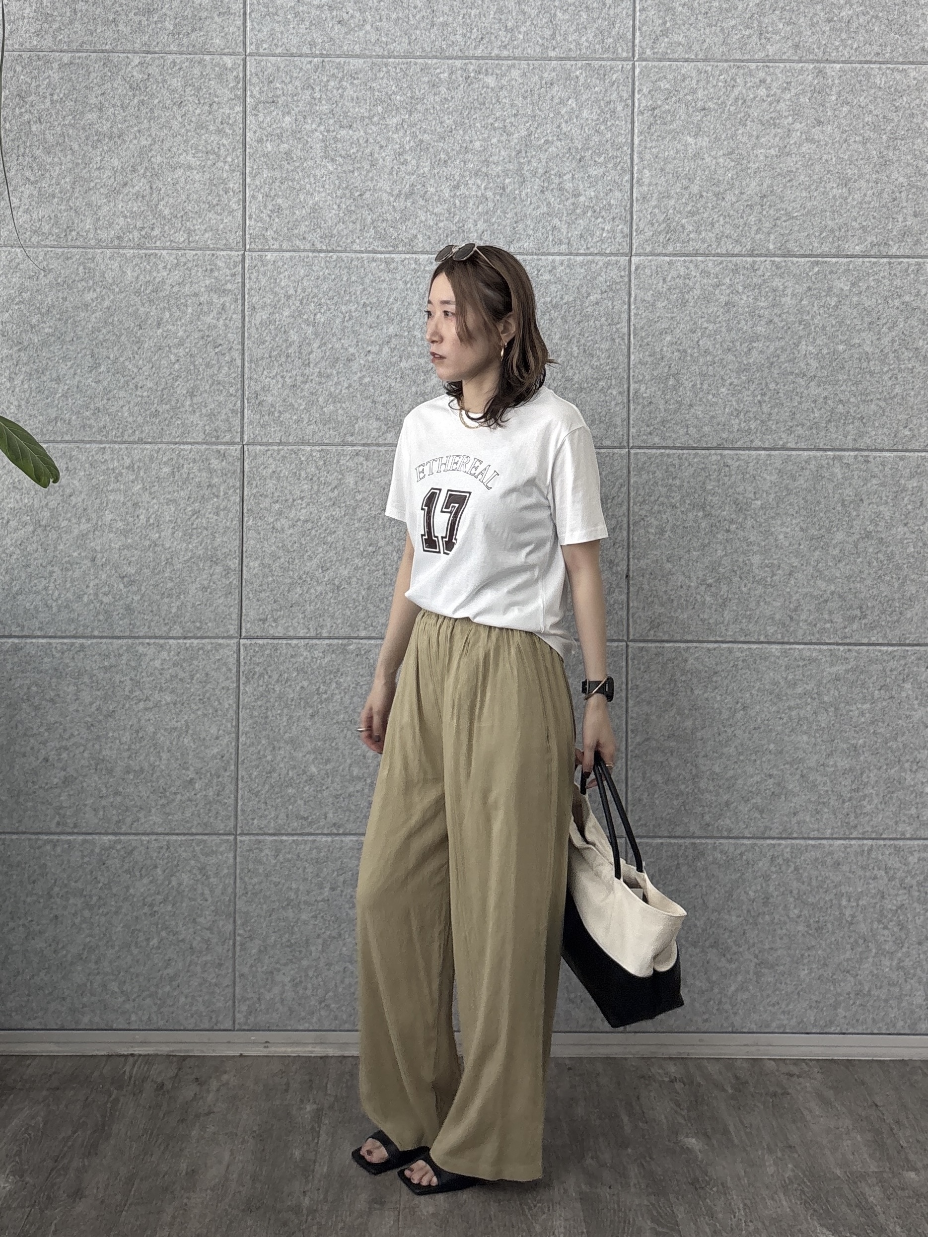 kotakiさんの「INDIVI｜ナンバリングTシャツ」を使ったコーディネート