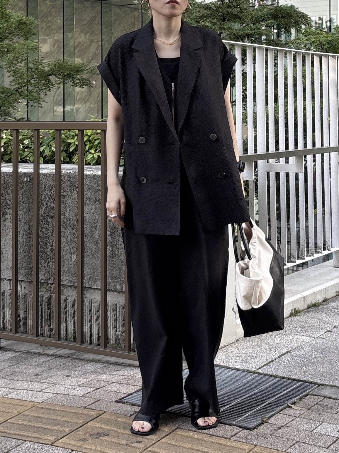 kotakiさんの「INDIVI｜ワッシャーシアー半袖ダブルジャケット」を使ったコーディネート