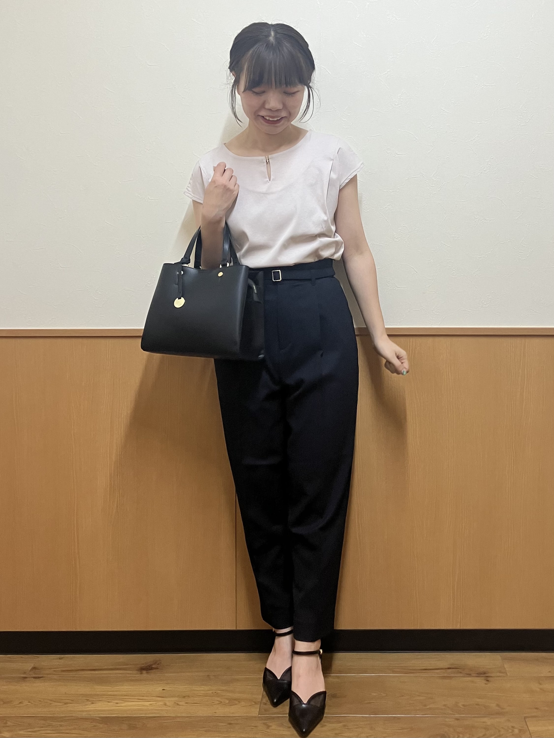 MAYUKIさんの「index｜【接触冷感】ビジューキーネックフレンチトップス《UVケア／洗濯機OK／XS～3L／8col》」を使ったコーディネート