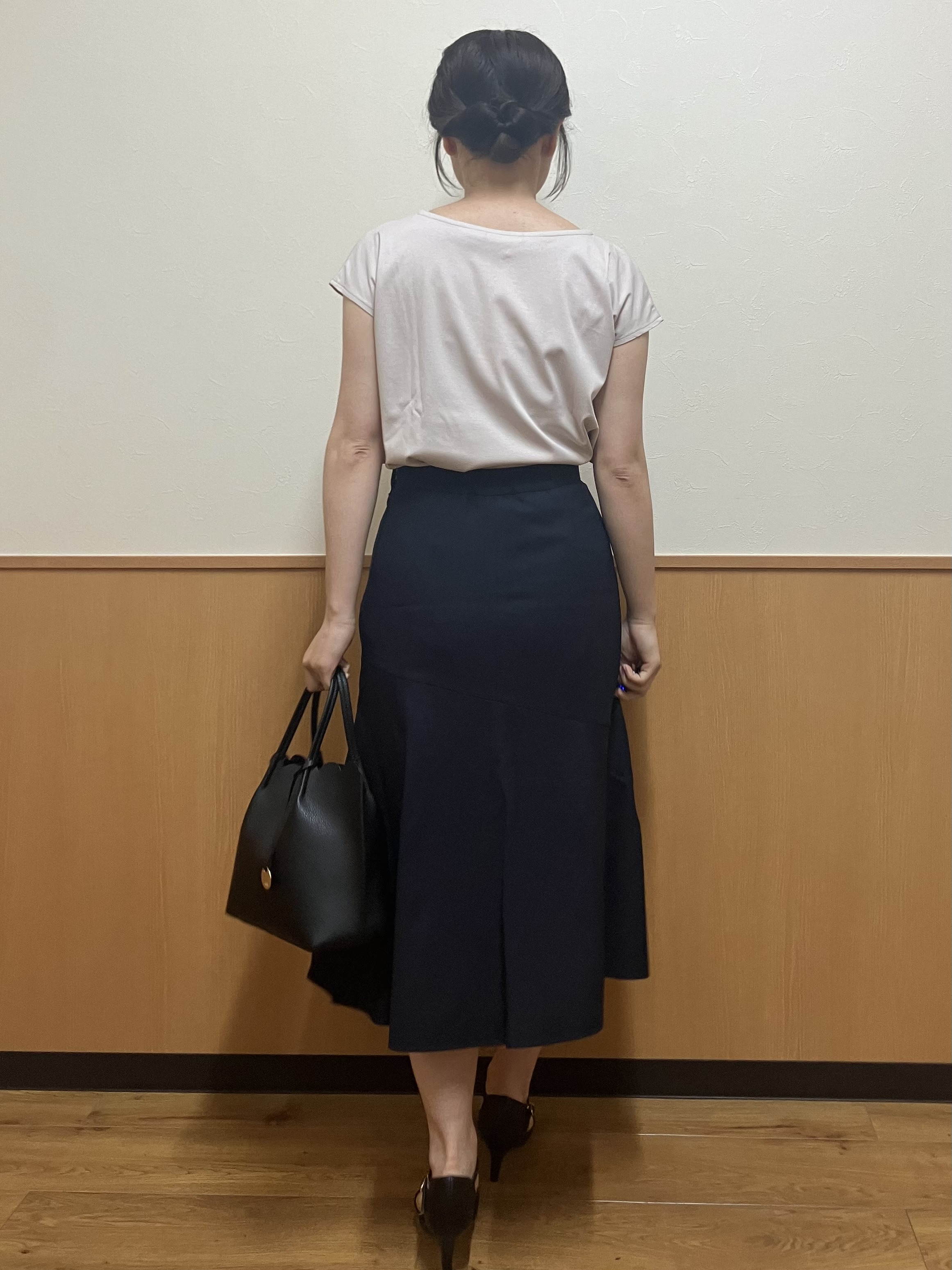 MAYUKIさんの「index｜【接触冷感】ビジューキーネックフレンチトップス《UVケア／洗濯機OK／XS～3L／8col》」を使ったコーディネート