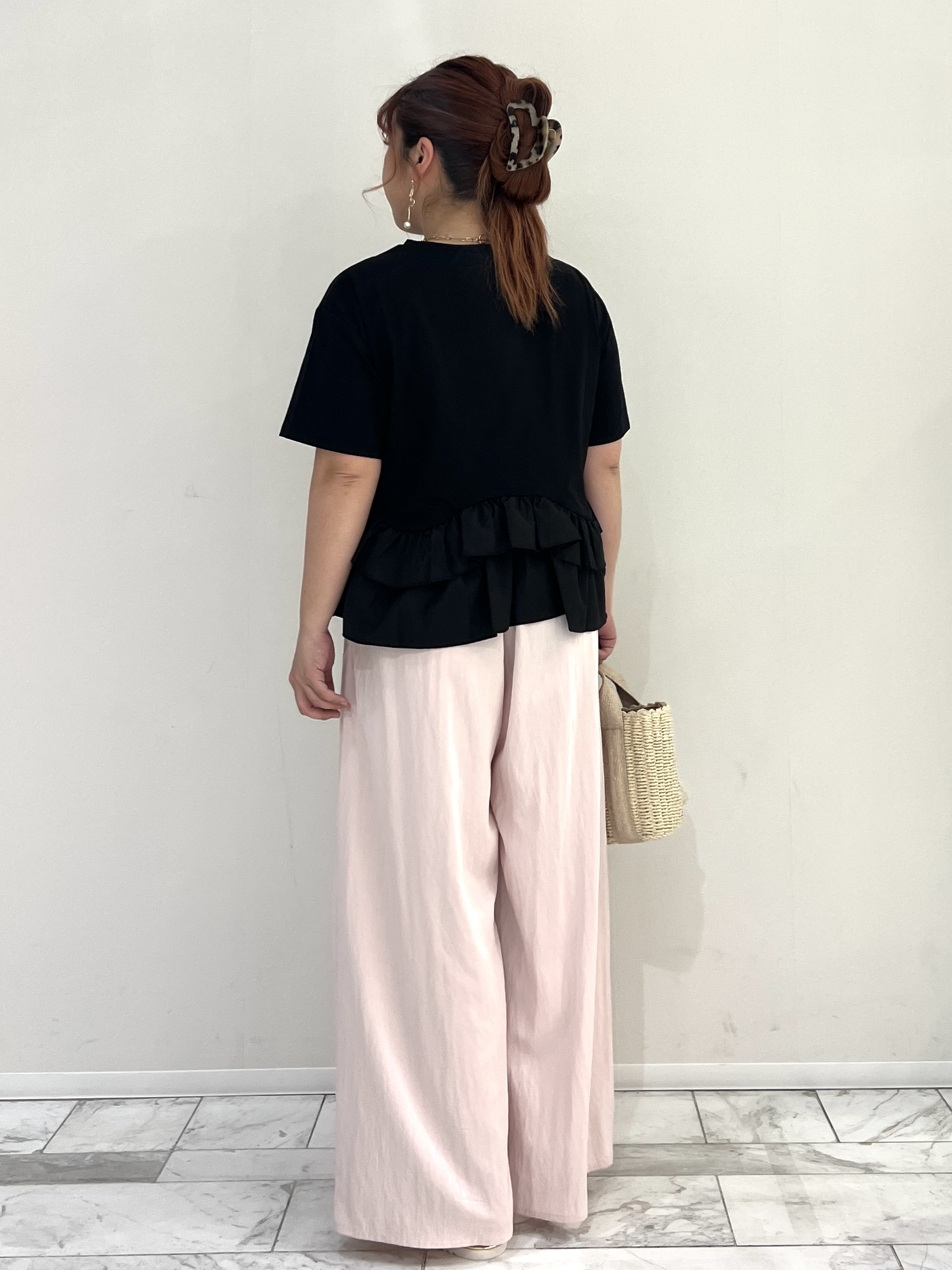 HASEGAWAさんの「OPAQUE.CLIP｜裾フリルドッキングTシャツ【洗濯機OK】」を使ったコーディネート