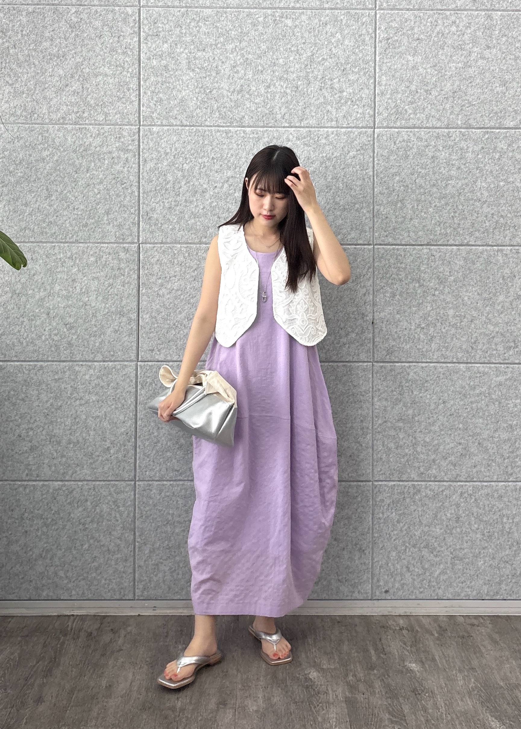 Renoさんの「INDIVI｜ショートレースジレ」を使ったコーディネート