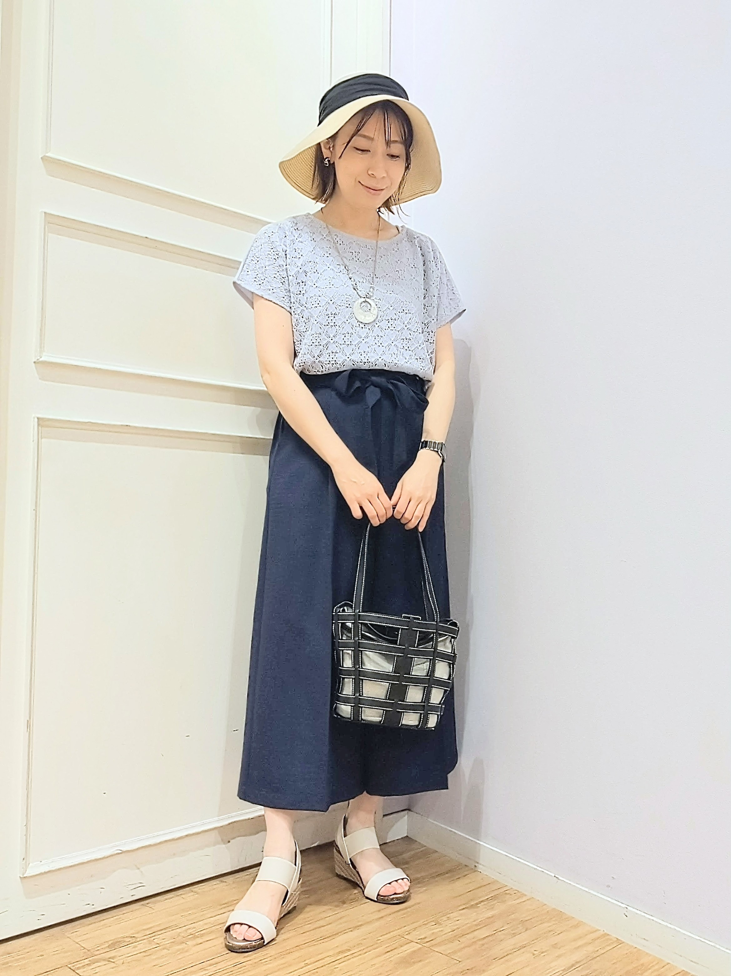 miomioさんの「SHOO･LA･RUE｜【UV/S-LL/洗濯機可】レース切替で華やかに 大人の選ぶ上品Tシャツ」を使ったコーディネート