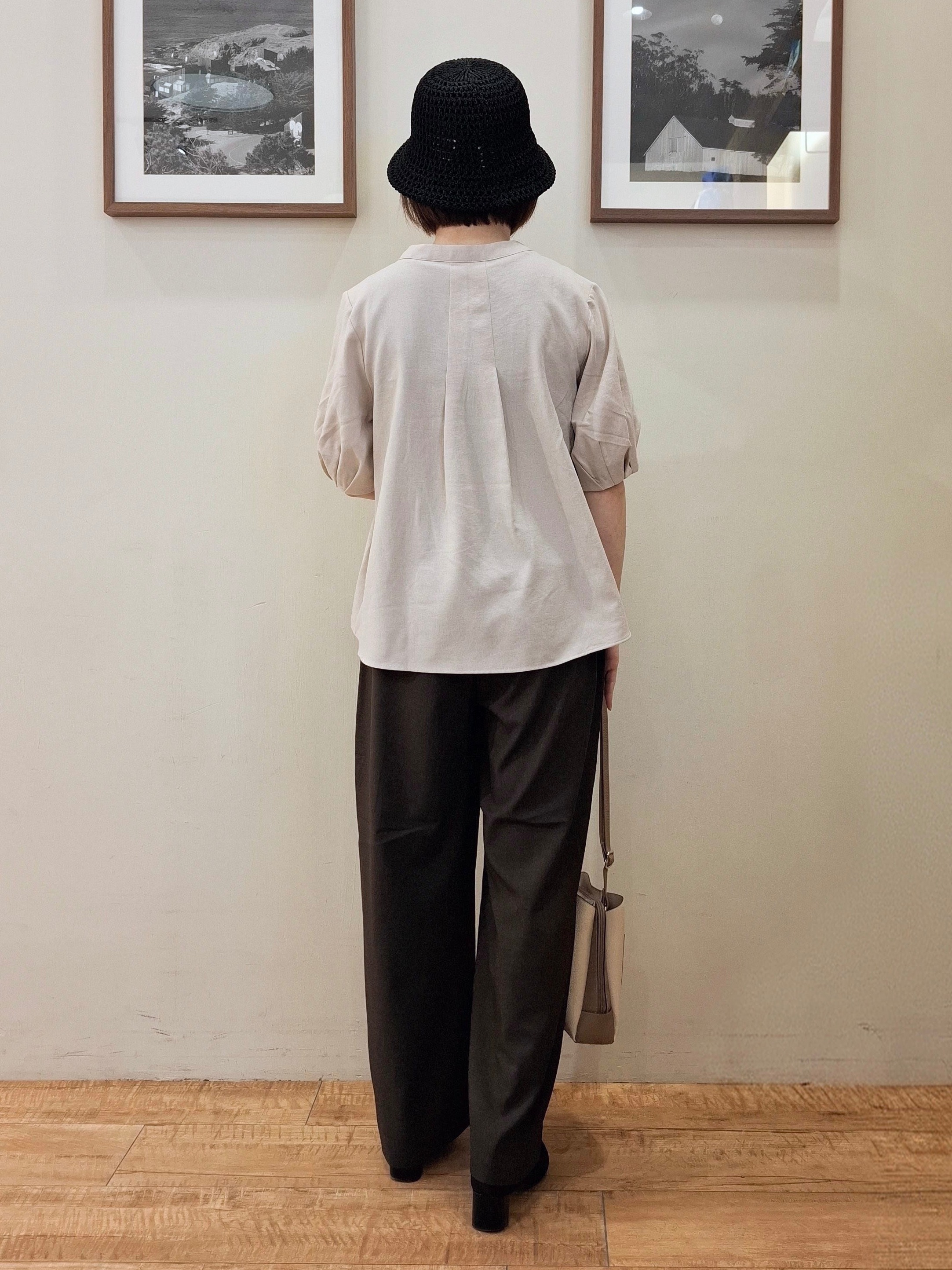 まあるさんの「SHOO･LA･RUE｜【高レビュー/洗濯後しわになりにくい/インせず着られる】自然に体型カバー 麻調ペプラムブラウス」を使ったコーディネート