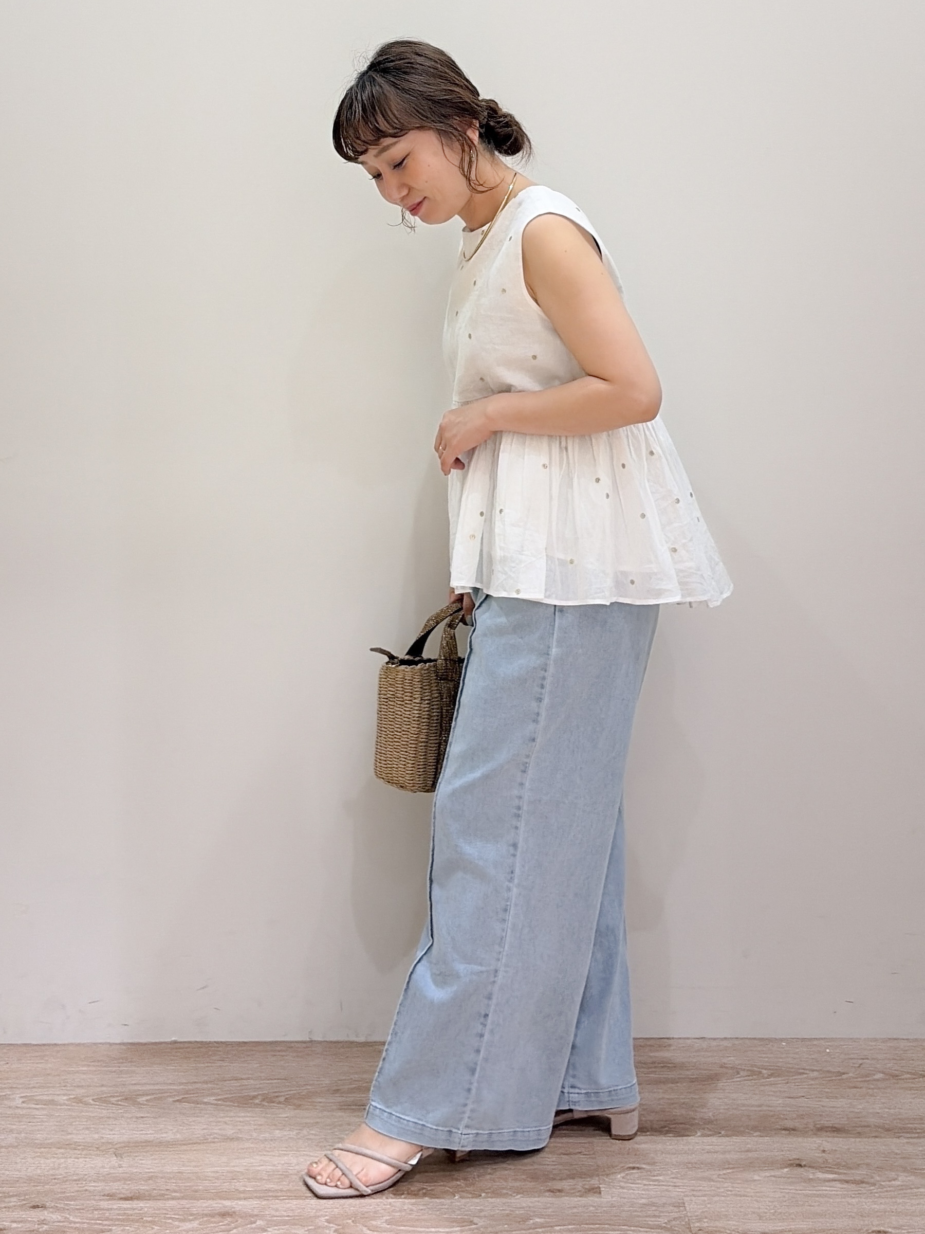 risayanさんの「OPAQUE.CLIP｜ラメドット刺繍ペプラムブラウス【洗える】」を使ったコーディネート