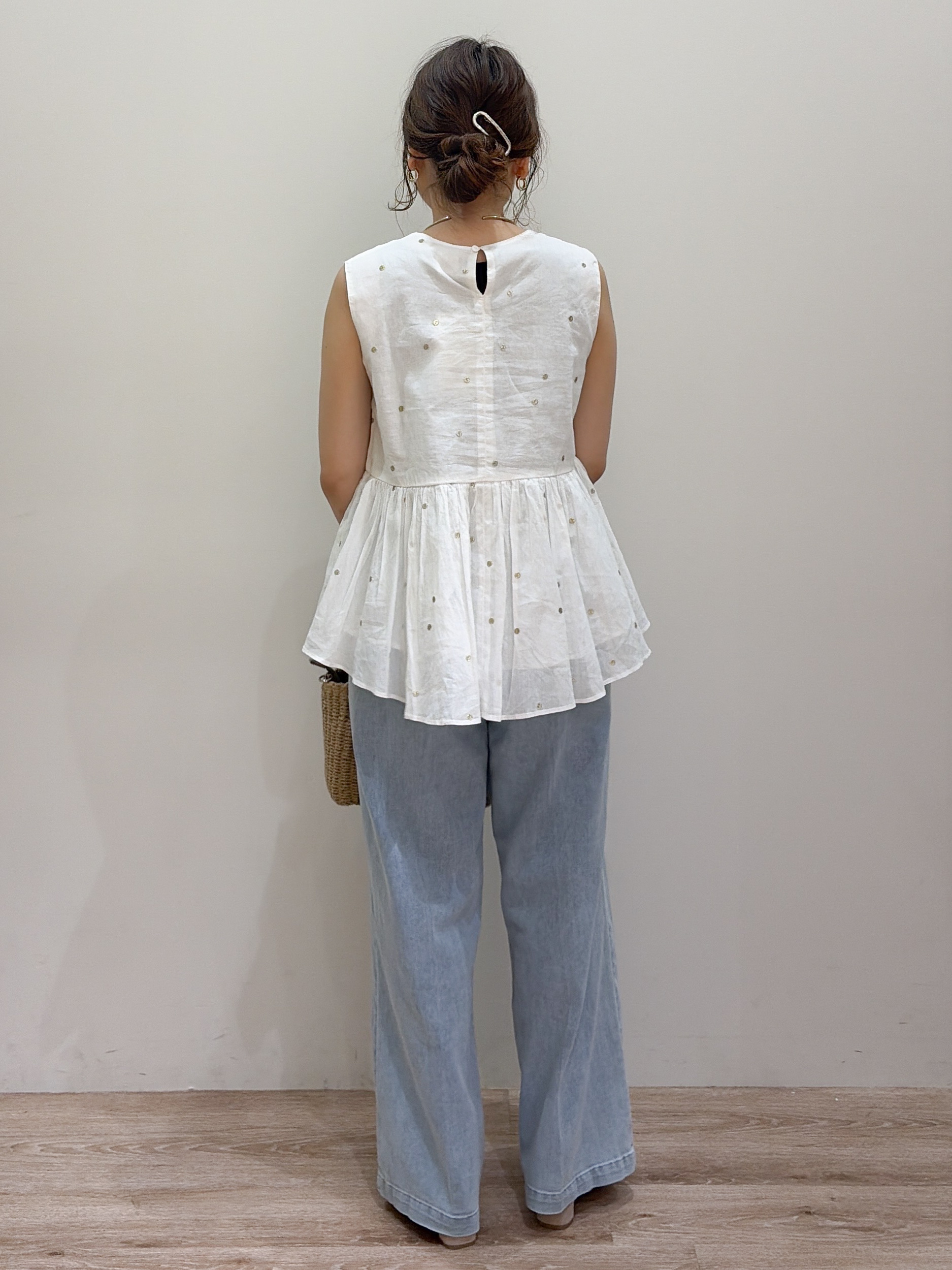 risayanさんの「OPAQUE.CLIP｜ラメドット刺繍ペプラムブラウス【洗える】」を使ったコーディネート