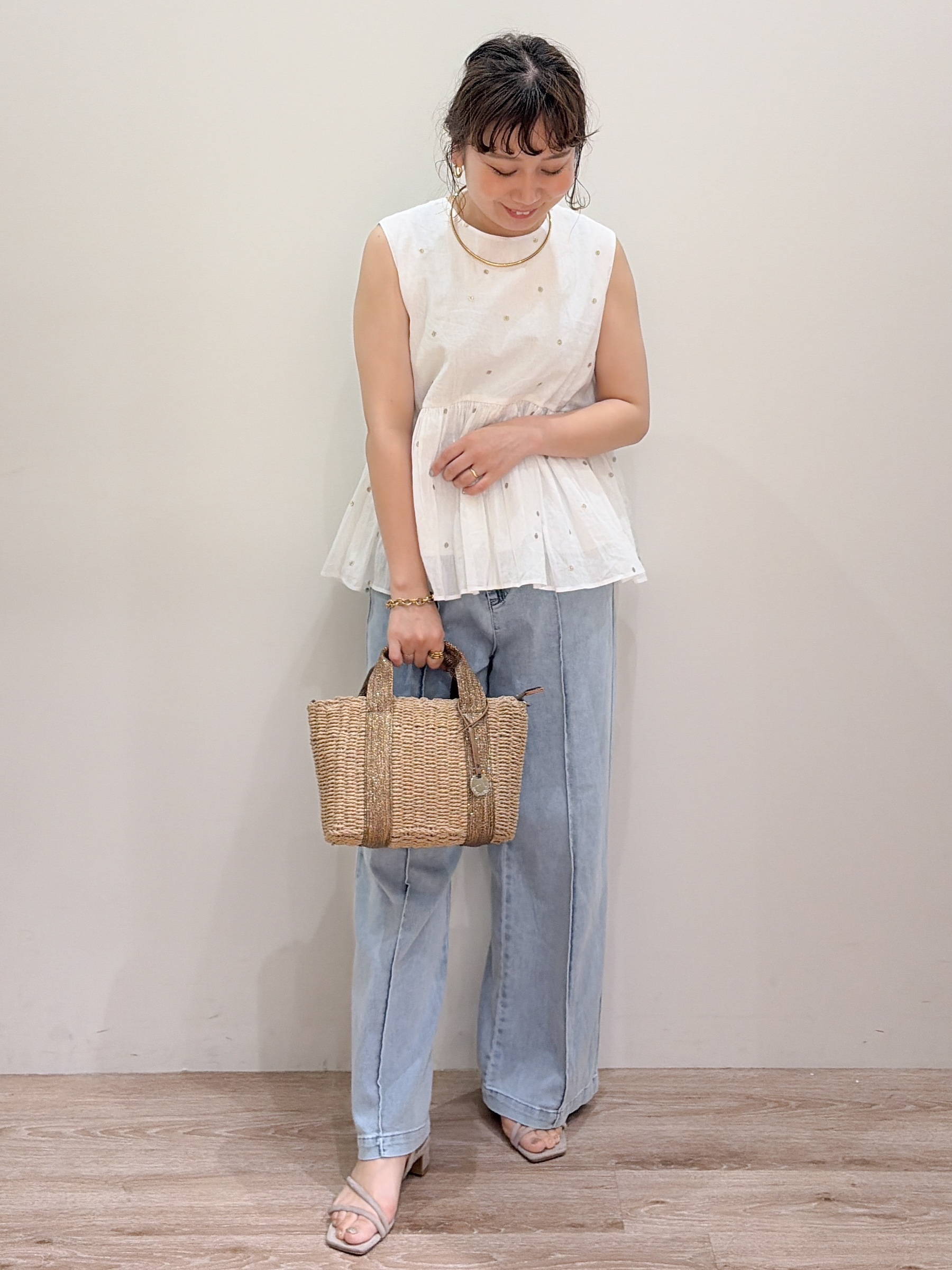 risayanさんの「OPAQUE.CLIP｜ラメドット刺繍ペプラムブラウス【洗える】」を使ったコーディネート