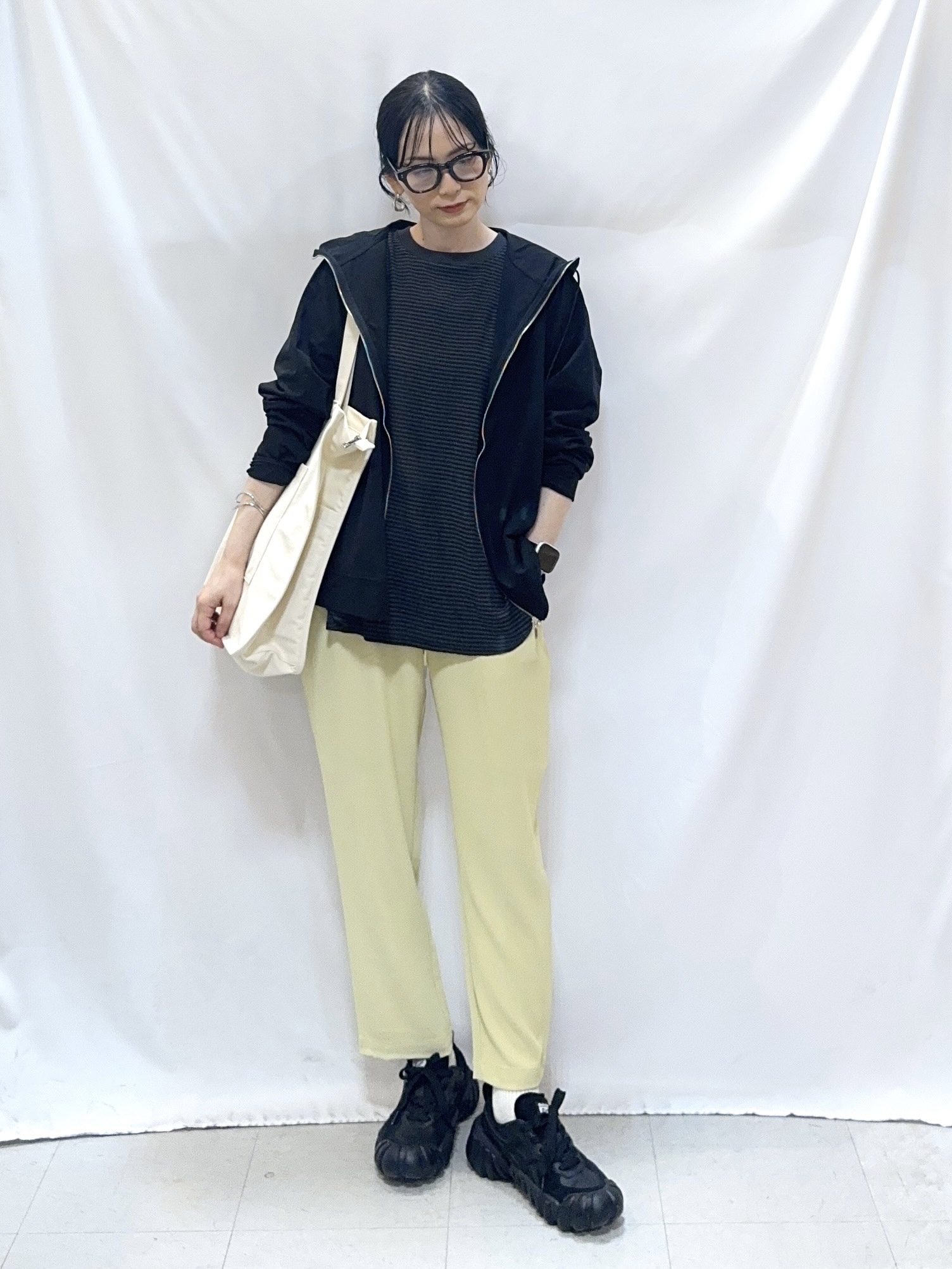 𝐇𝐢𝐫𝐨𝐦𝐢さんの「SHOO･LA･RUE｜【UV/洗濯機可】日焼け対策も快適に 指穴つき ジップパーカー」を使ったコーディネート