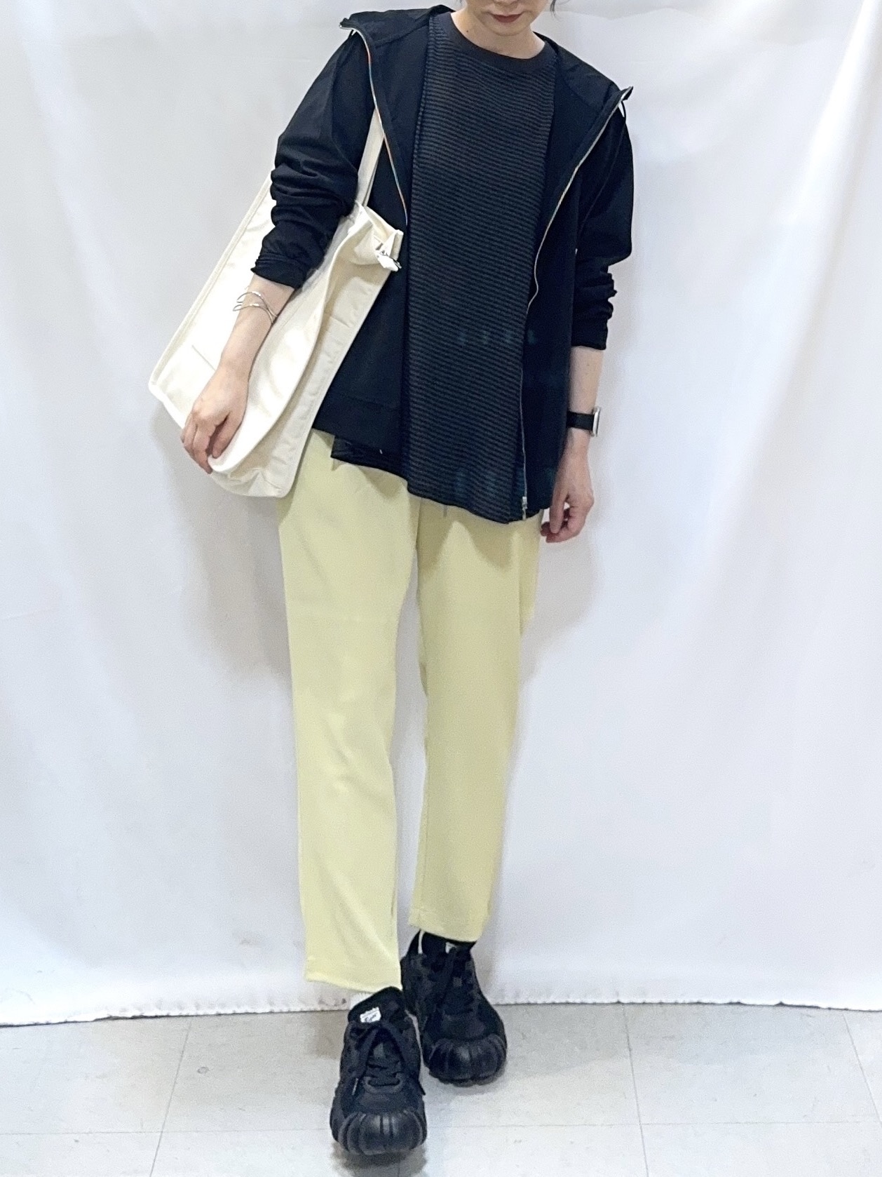 𝐇𝐢𝐫𝐨𝐦𝐢さんの「SHOO･LA･RUE｜【UV/洗濯機可】日焼け対策も快適に 指穴つき ジップパーカー」を使ったコーディネート