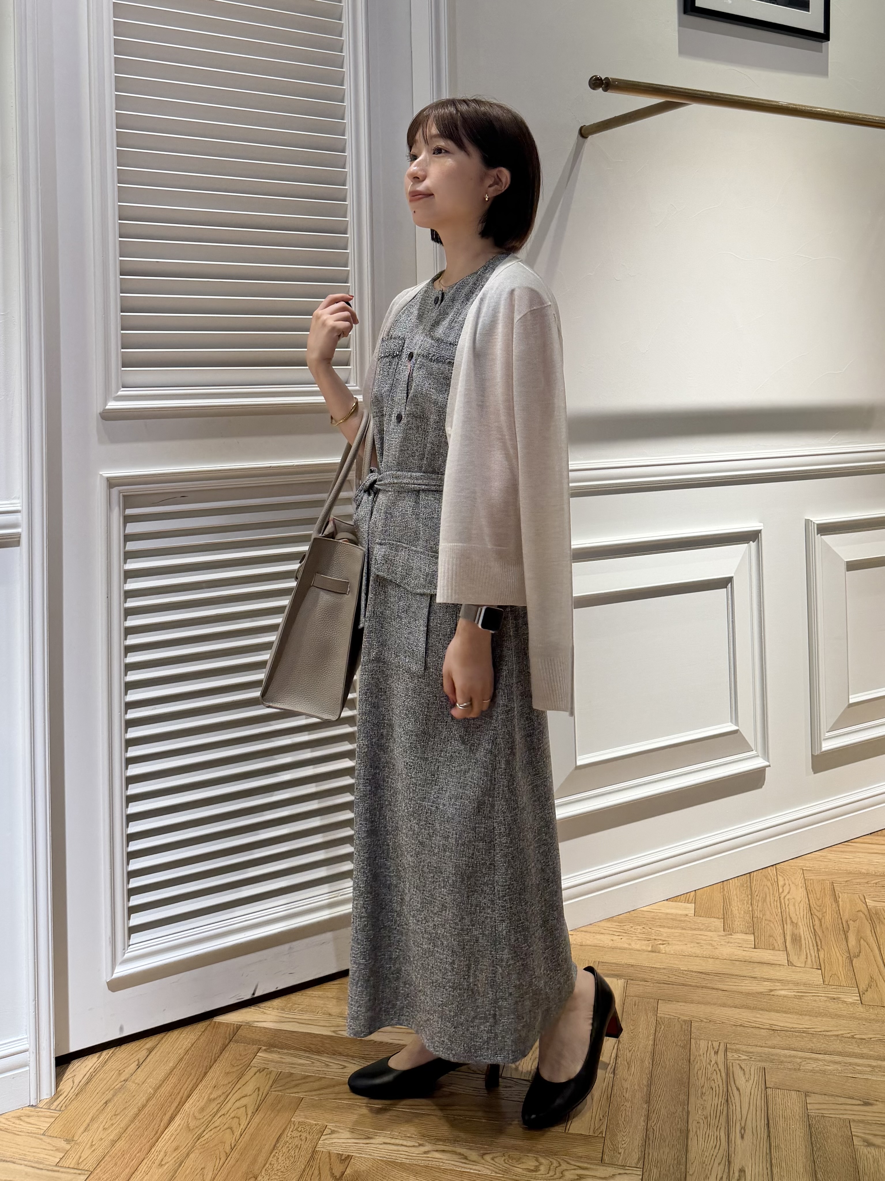 つじ まこさんの「DRESSTERIOR｜【日除け/冷房対策】ウォッシャブルシアーカーディガン」を使ったコーディネート