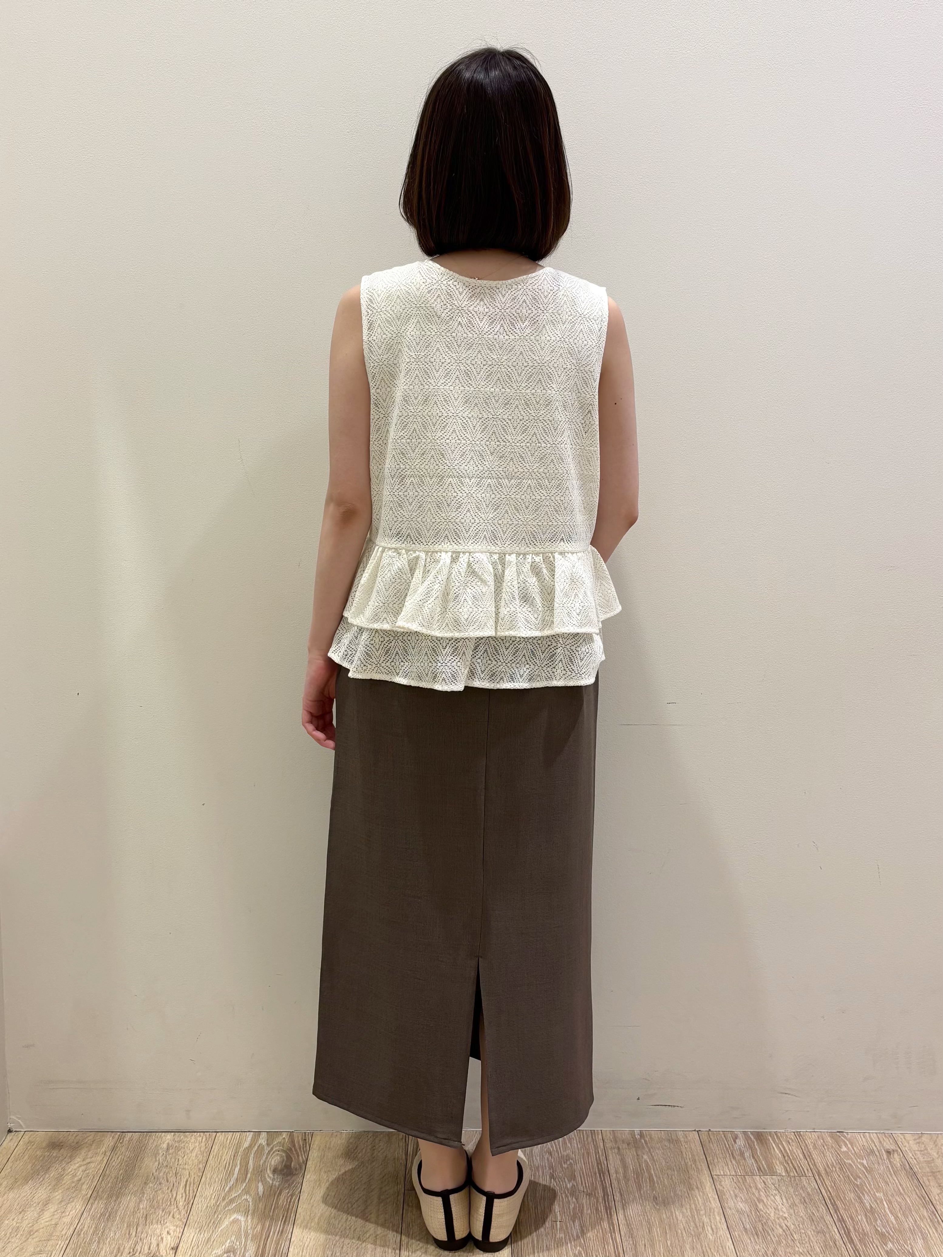 honamiさんの「index｜レースペプラムジレ【洗濯機OK】」を使ったコーディネート