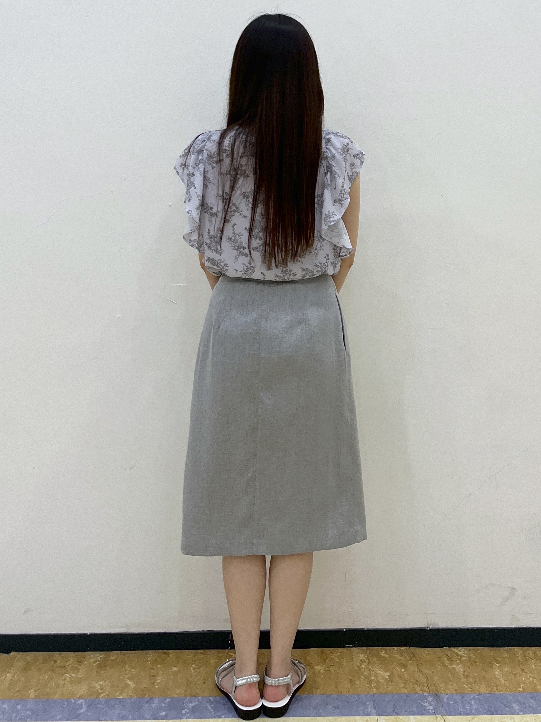 Rさんの「index｜◆【日比谷花壇コラボ】線画フラワーピンタックブラウス【防シワ／洗濯機OK】」を使ったコーディネート