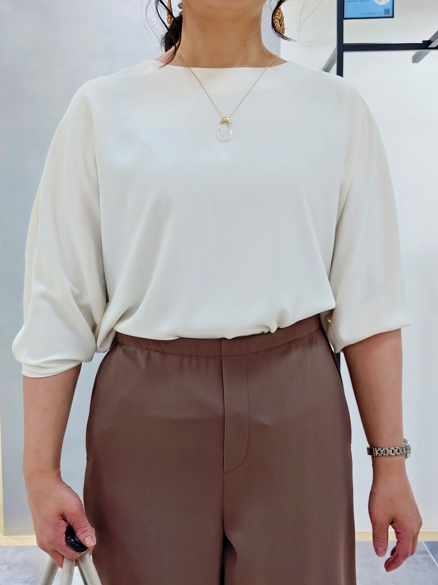 TOMOMIさんの「INDIVI｜【接触冷感／透湿／着る日傘】イージーワイドパンツ」を使ったコーディネート