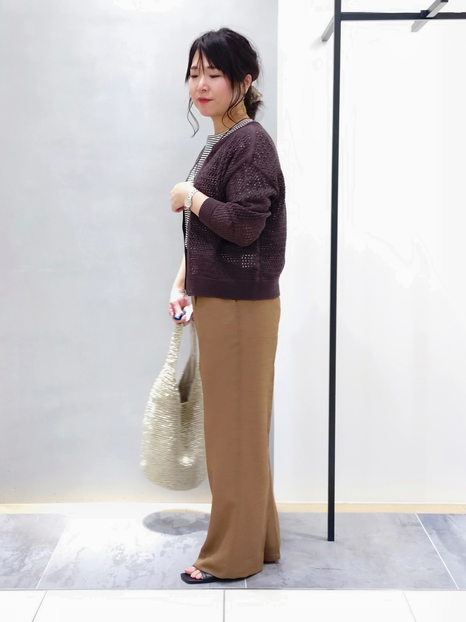 TOMOMIさんの「INDIVI｜【洗える／メッシュ素材／SETUP可能】ワイドパンツ」を使ったコーディネート