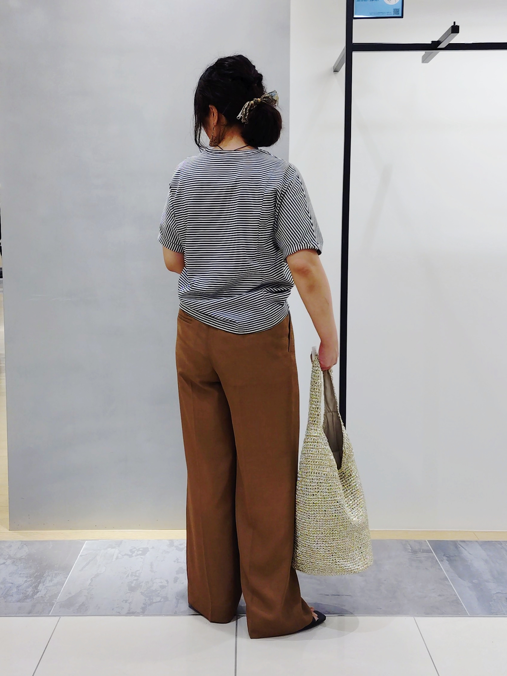 TOMOMIさんの「INDIVI｜【洗える／メッシュ素材／SETUP可能】ワイドパンツ」を使ったコーディネート