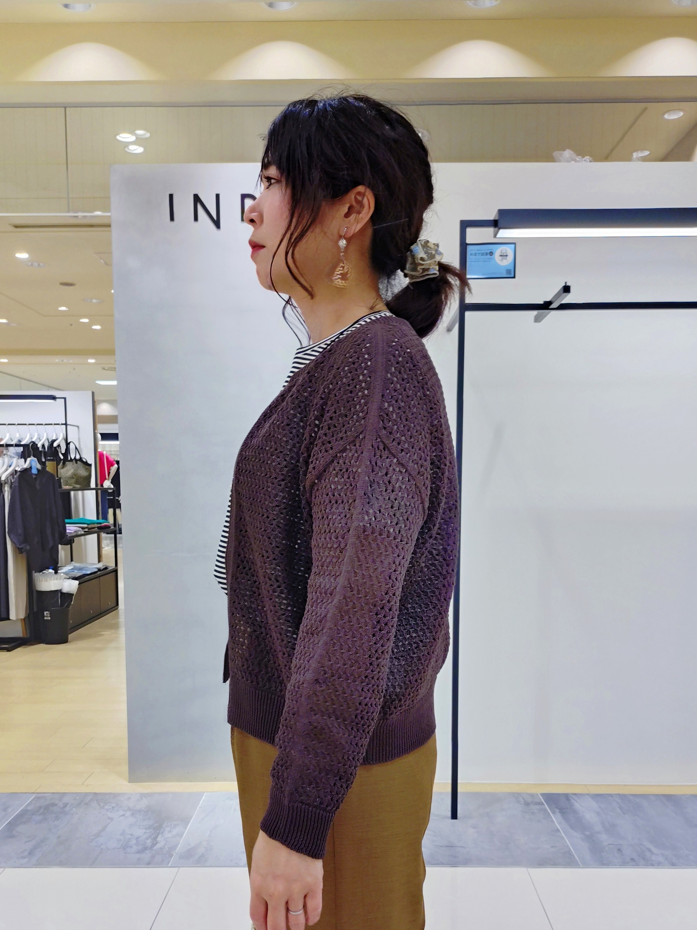 TOMOMIさんの「INDIVI｜【洗える／メッシュ素材／SETUP可能】ワイドパンツ」を使ったコーディネート