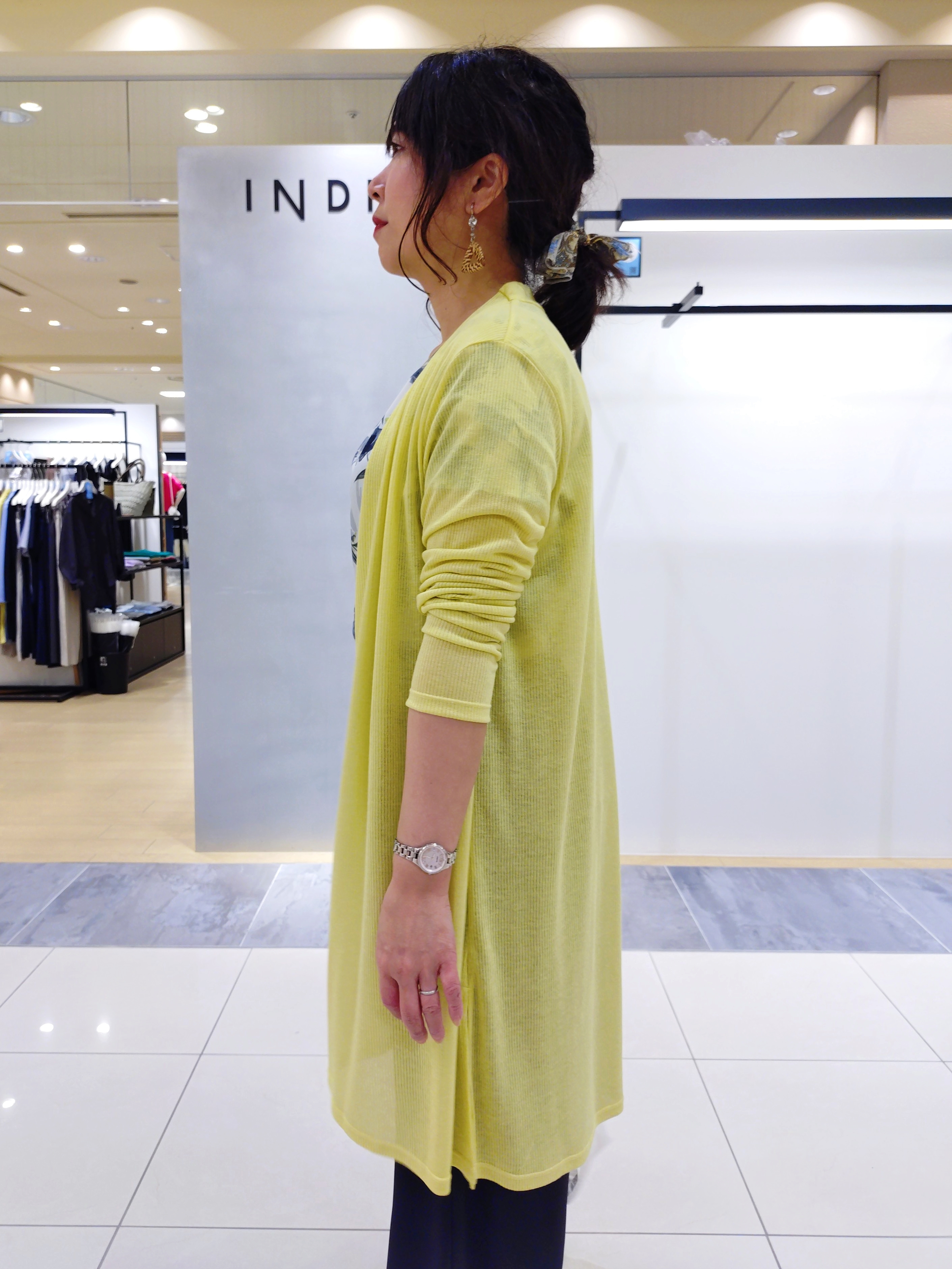 TOMOMIさんの「INDIVI｜【接触冷感／透湿／着る日傘】イージーワイドパンツ」を使ったコーディネート