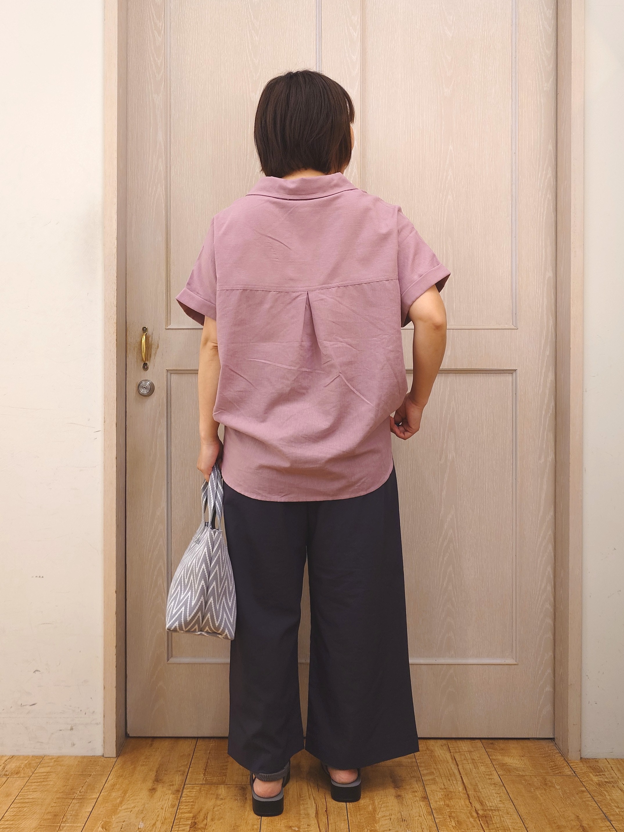 とろろさんの「SHOO･LA･RUE｜【UV/吸水速乾/抗菌防臭】インせず着られる フレンチリネンスキッパーシャツ」を使ったコーディネート