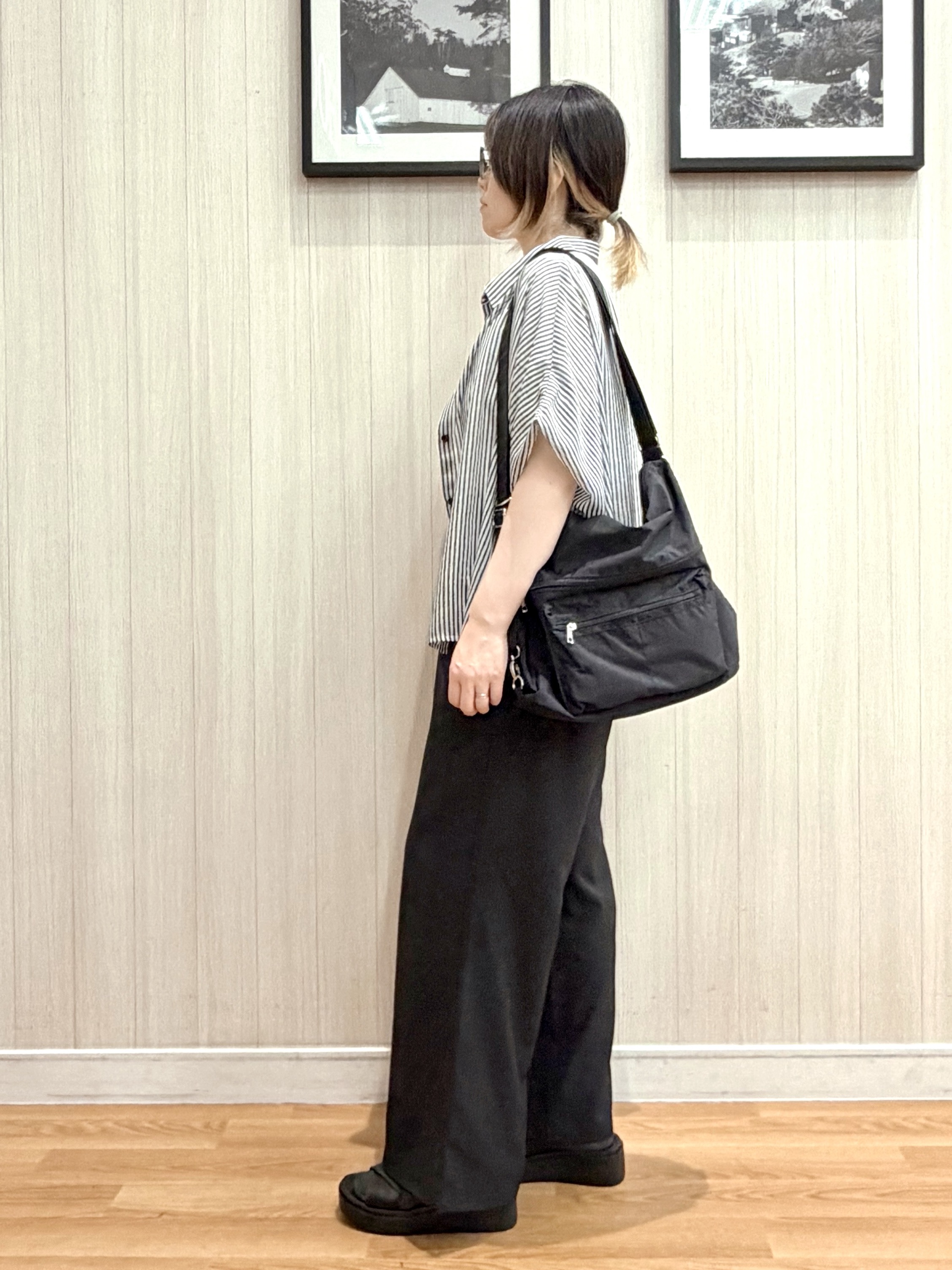 ユ（yu）さんの「SHOO･LA･RUE｜【洗濯機可/体型カバー】羽織るだけで雰囲気変わる 柄アソート ポンチョ風シアーシャツ」を使ったコーディネート