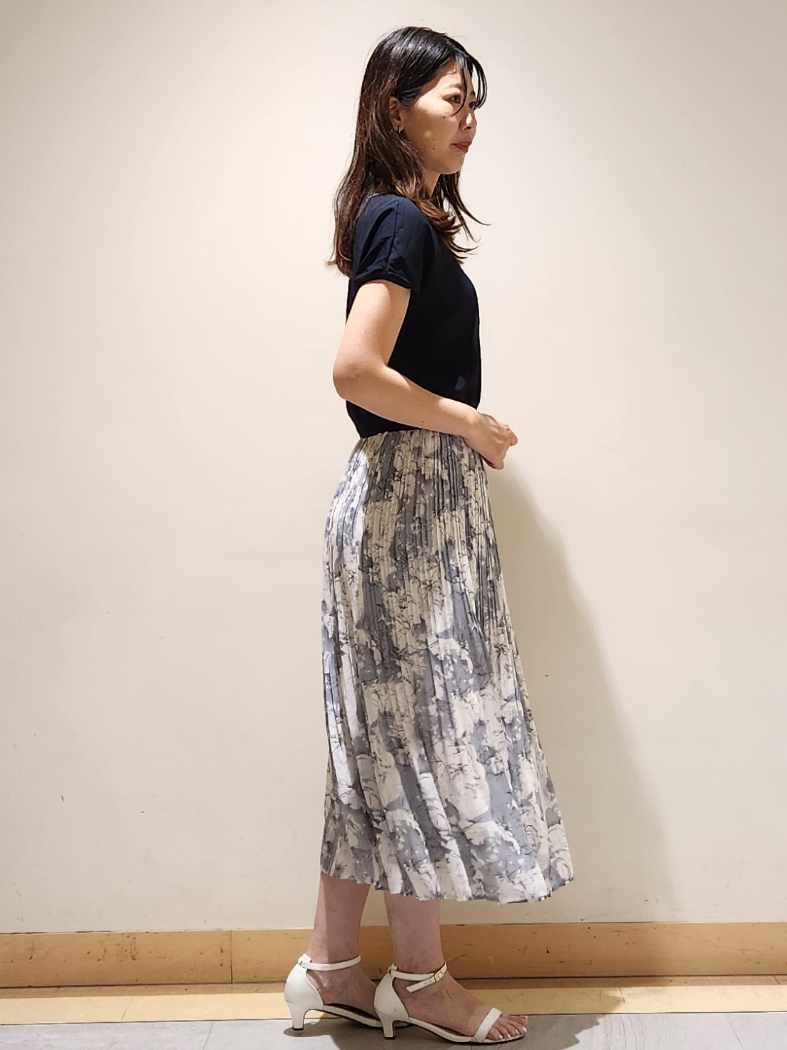 yukaさんの「COUP DE CHANCE｜【手洗い可】ニット&花柄プリントスカート」を使ったコーディネート