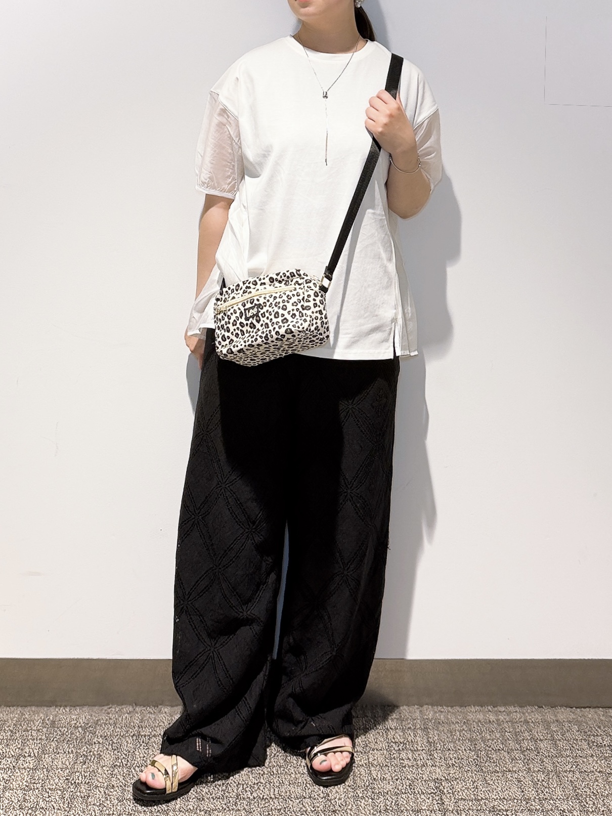 みーさんの「grove｜【UVカット】体型カバー叶う、バックプリーツTシャツ」を使ったコーディネート