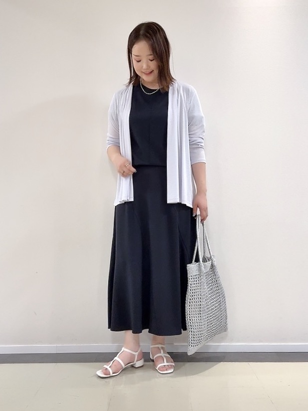 YUIさんの「UNTITLED｜【接触冷感/UVカット/遮熱機能】フライスジャージカーディガン」を使ったコーディネート