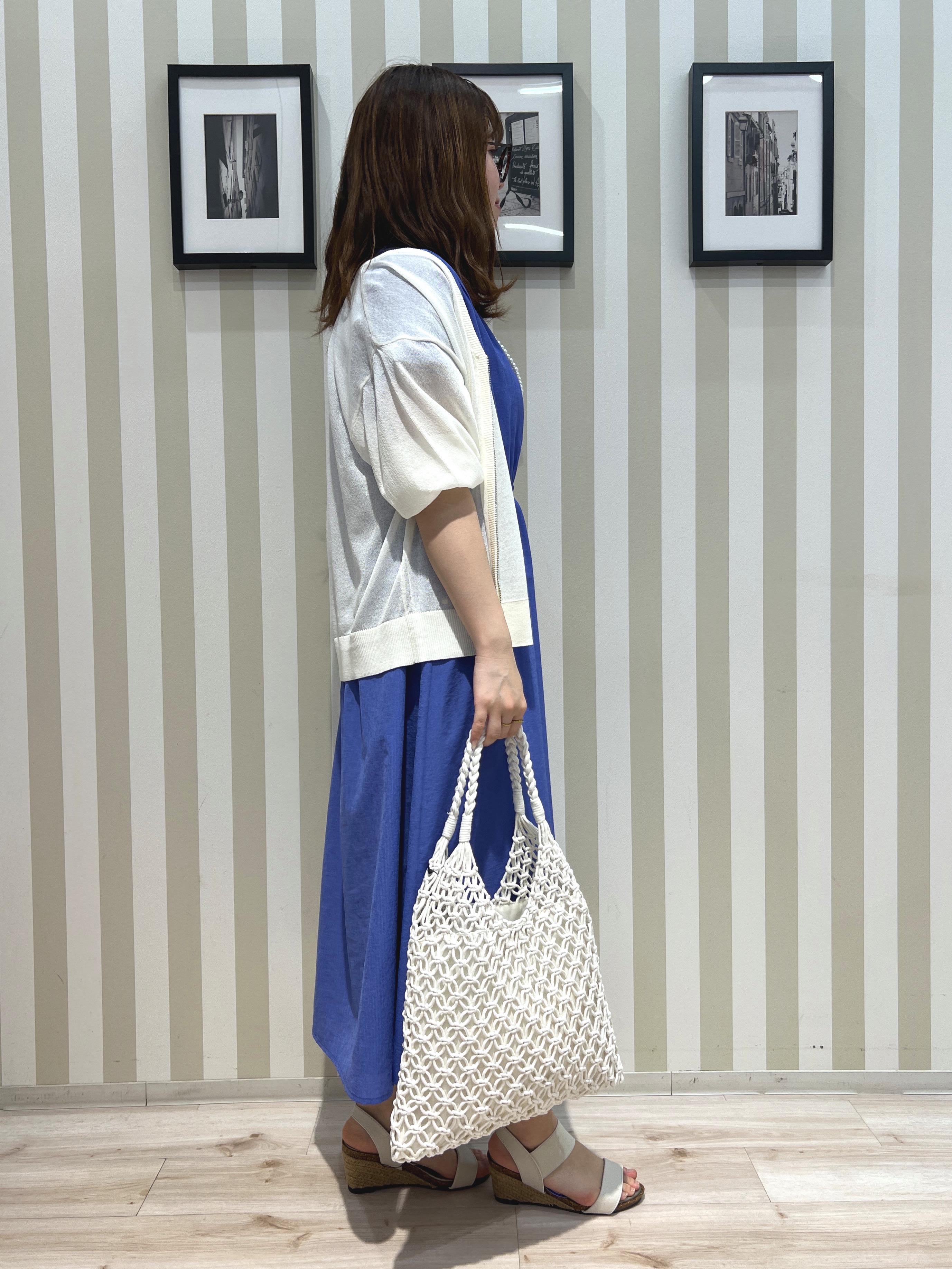 manaさんの「SHOO･LA･RUE｜【洗濯機可/S-LL】程よいVネックですっきり魅せる ジップアップ 7分袖シアーカーディガン」を使ったコーディネート