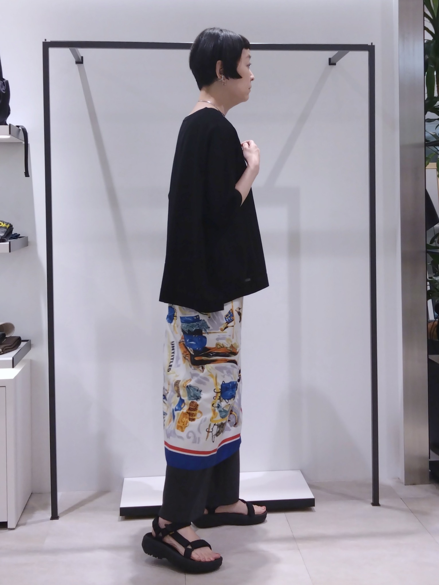まちこさんの「UNTITLED｜【アンサンブル可/洗える】シアーレーヨンニット」を使ったコーディネート