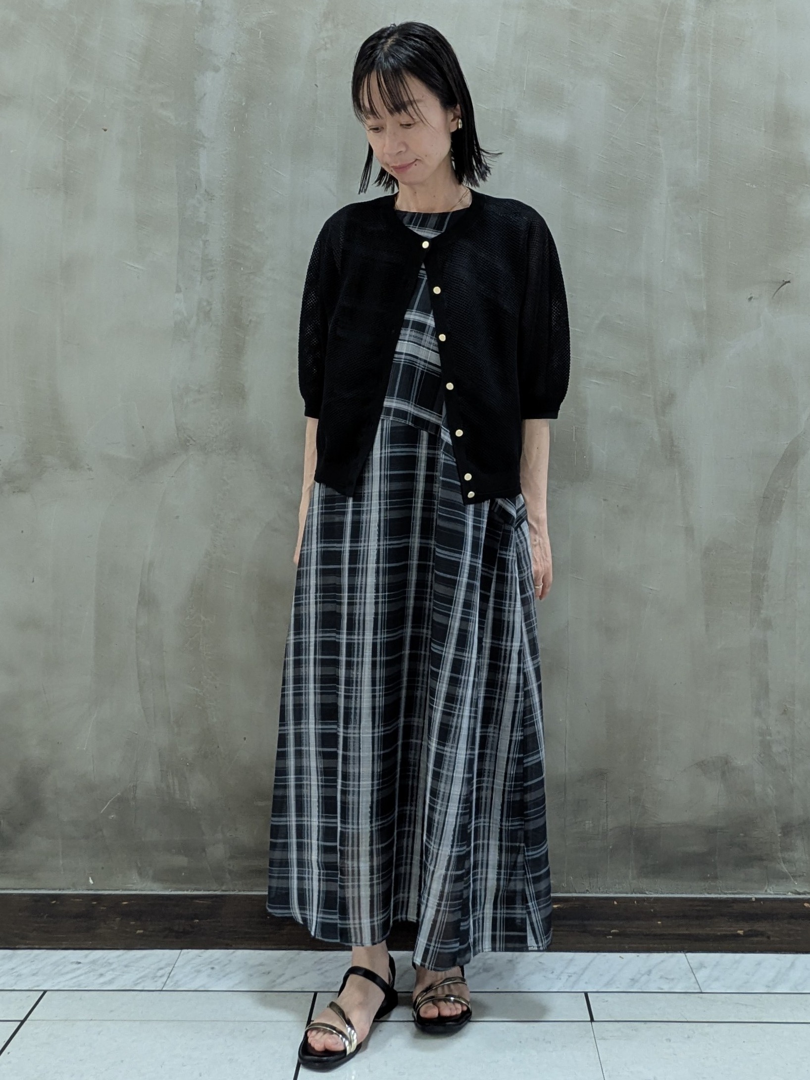 shioさんの「grove｜【洗える】透けない、大人のメッシュカーディガン」を使ったコーディネート