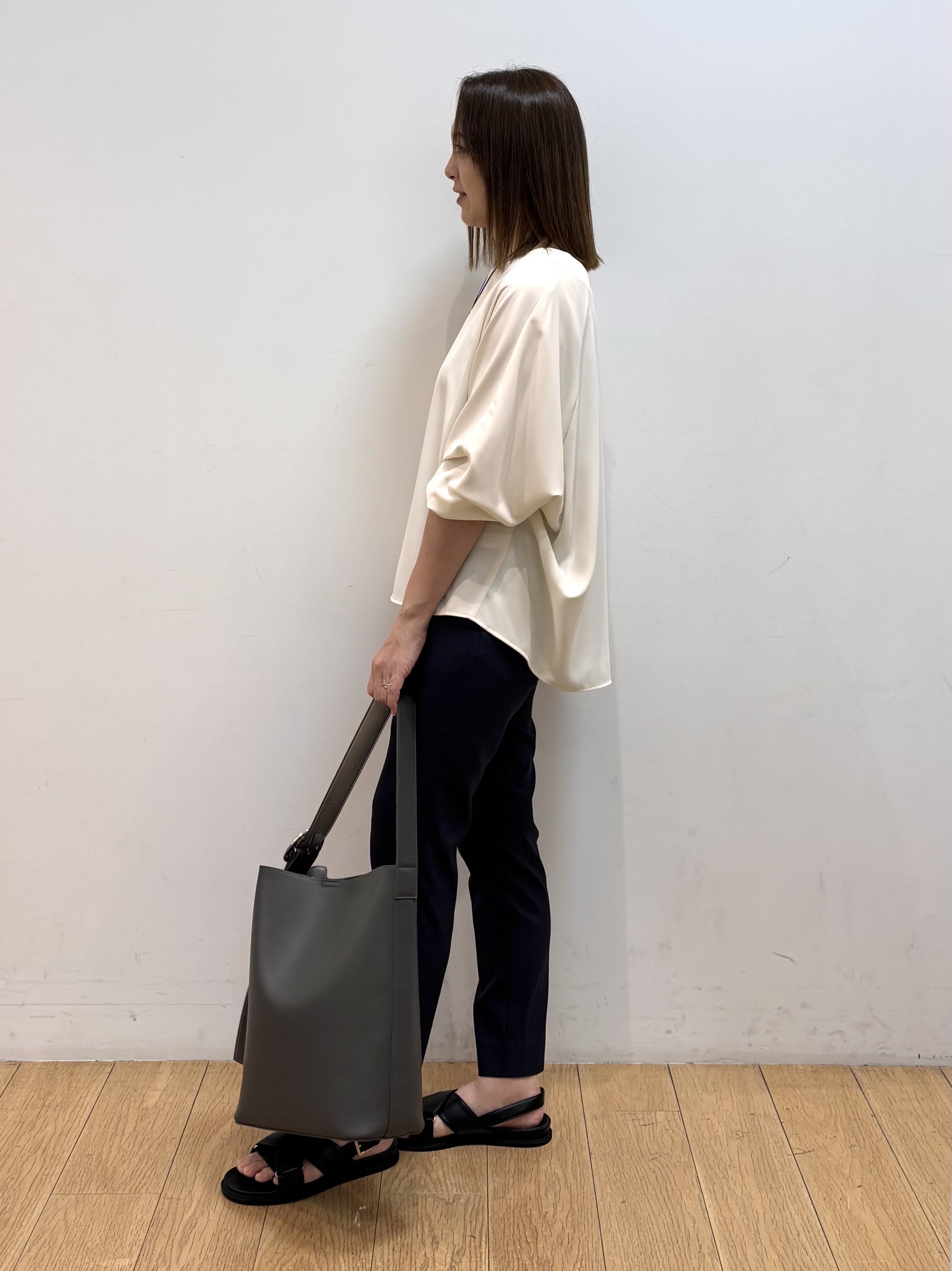 mikkoさんの「INDIVI｜【接触冷感／透湿／着る日傘】ドルマントップス」を使ったコーディネート