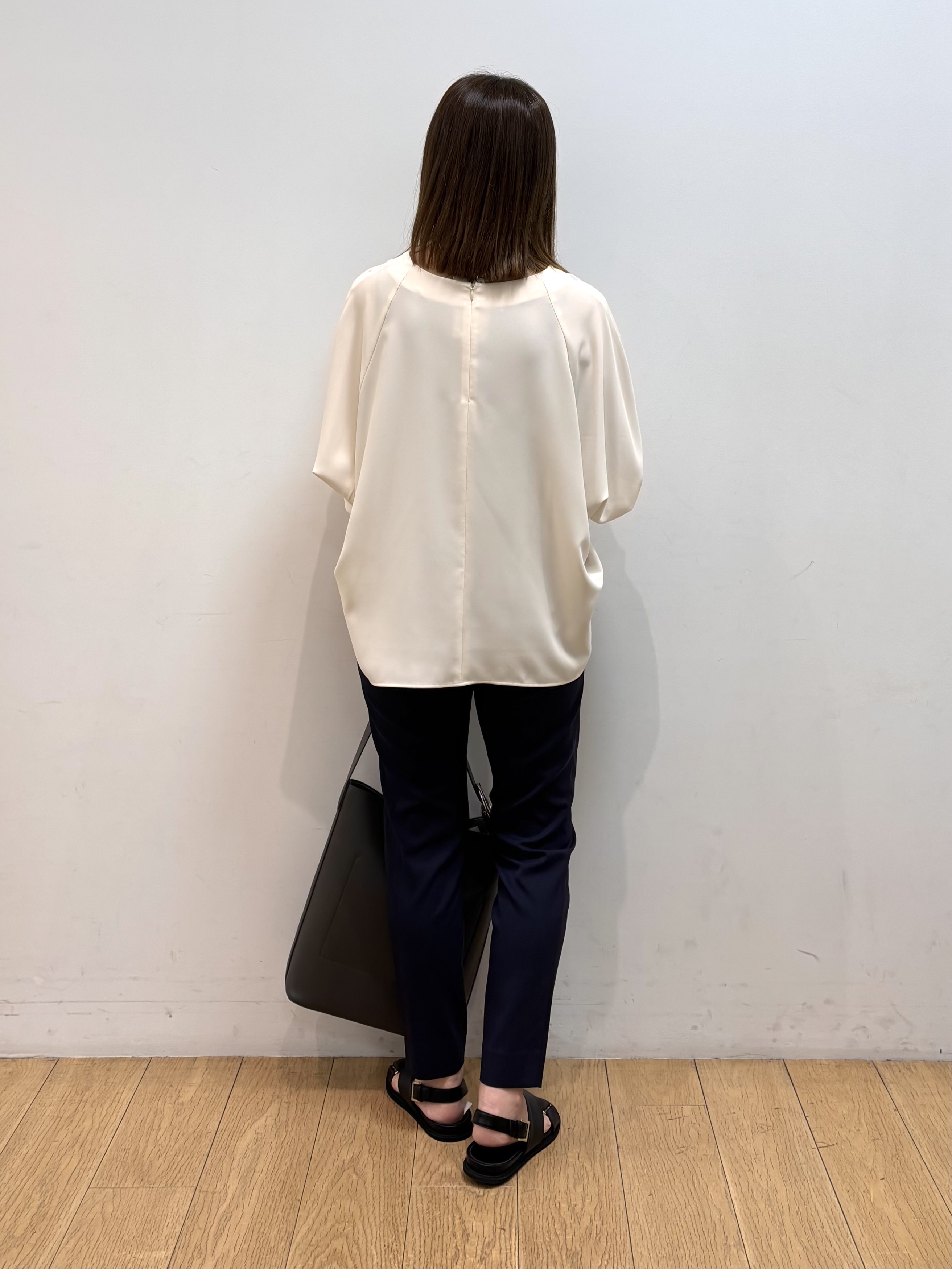 mikkoさんの「INDIVI｜【接触冷感／透湿／着る日傘】ドルマントップス」を使ったコーディネート