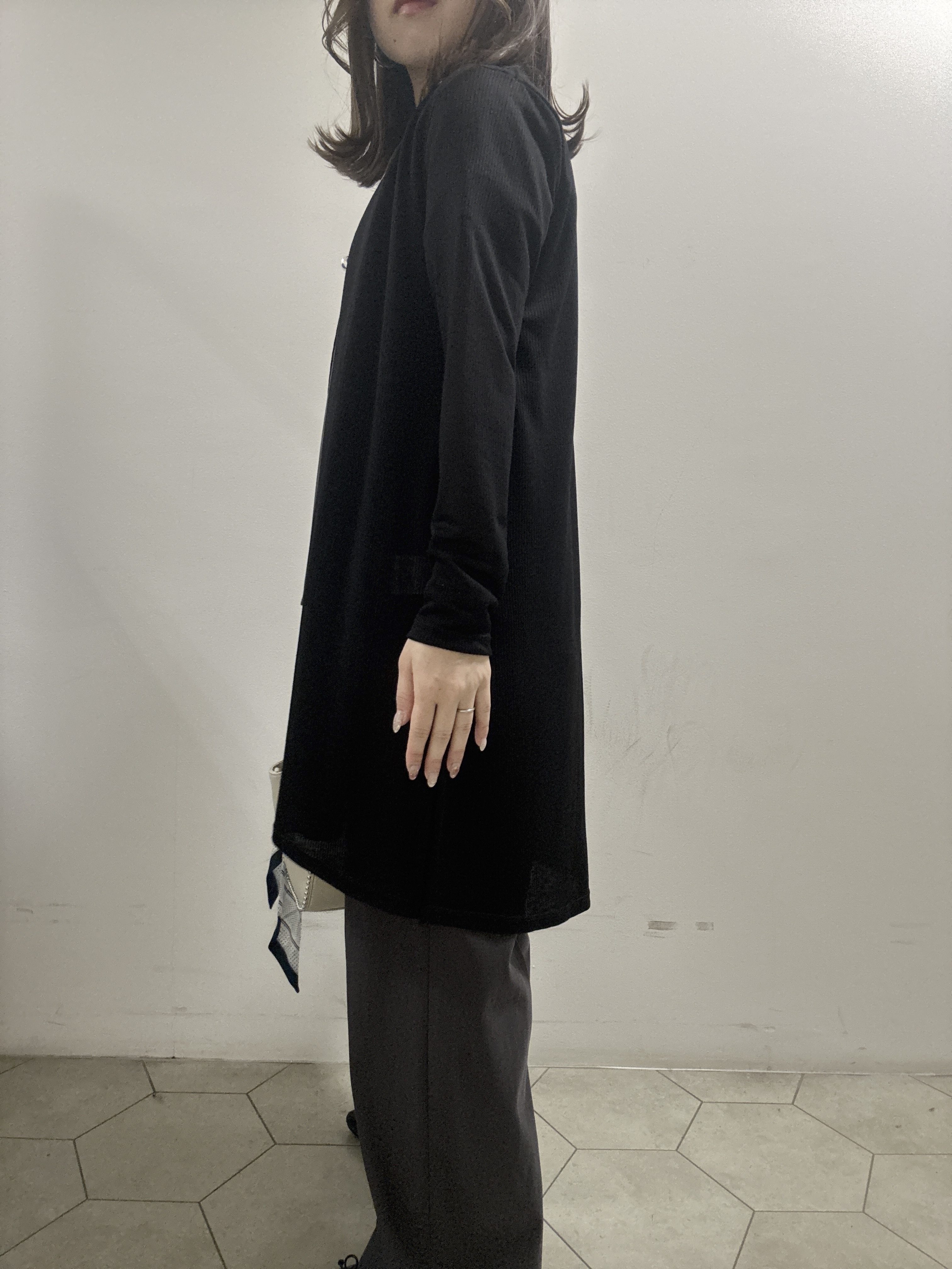 kahoさんの「INDIVI｜【洗える／アンサンブル可能】シアーストライプカーディガン」を使ったコーディネート