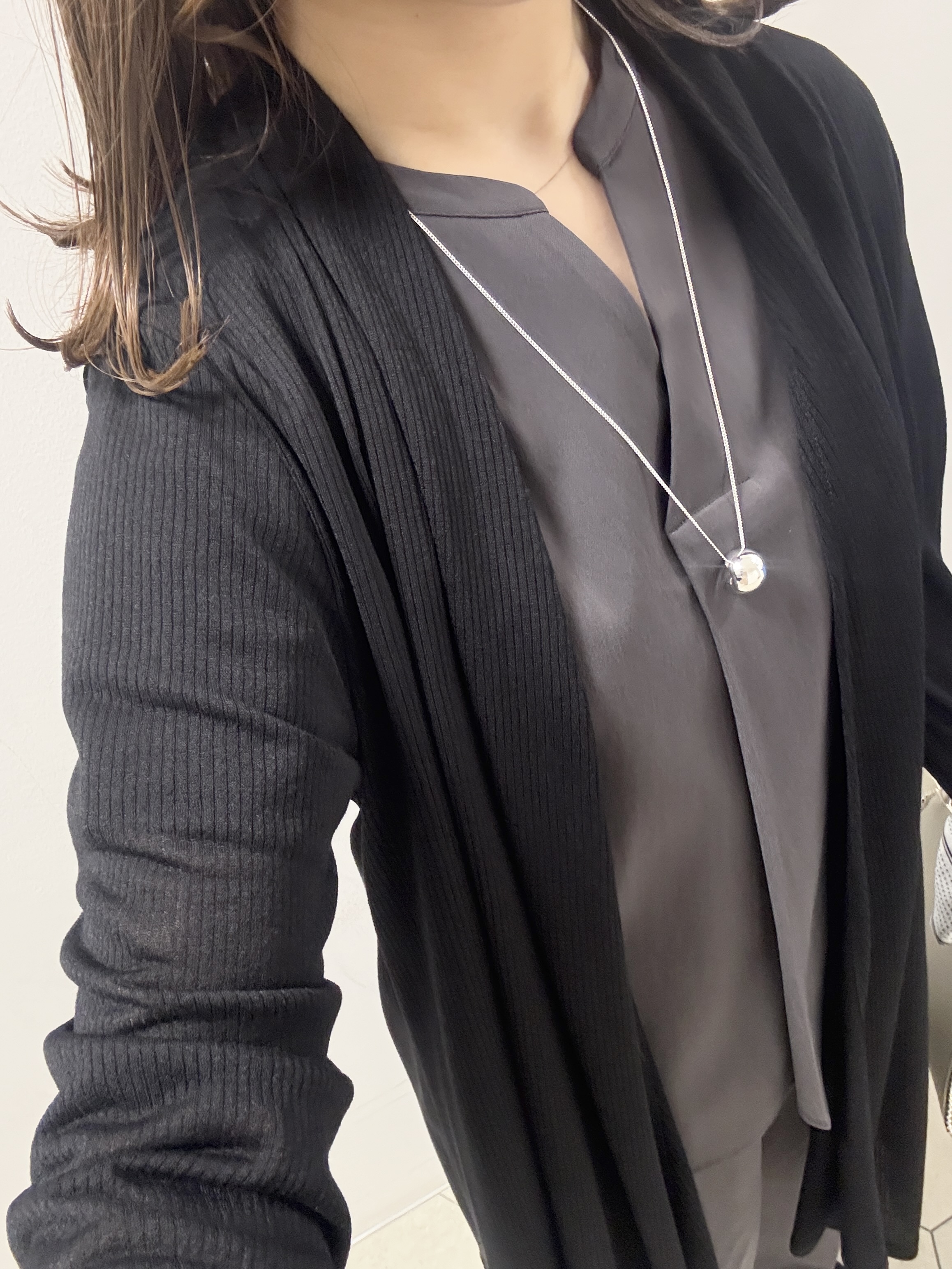 kahoさんの「INDIVI｜【洗える／アンサンブル可能】シアーストライプカーディガン」を使ったコーディネート