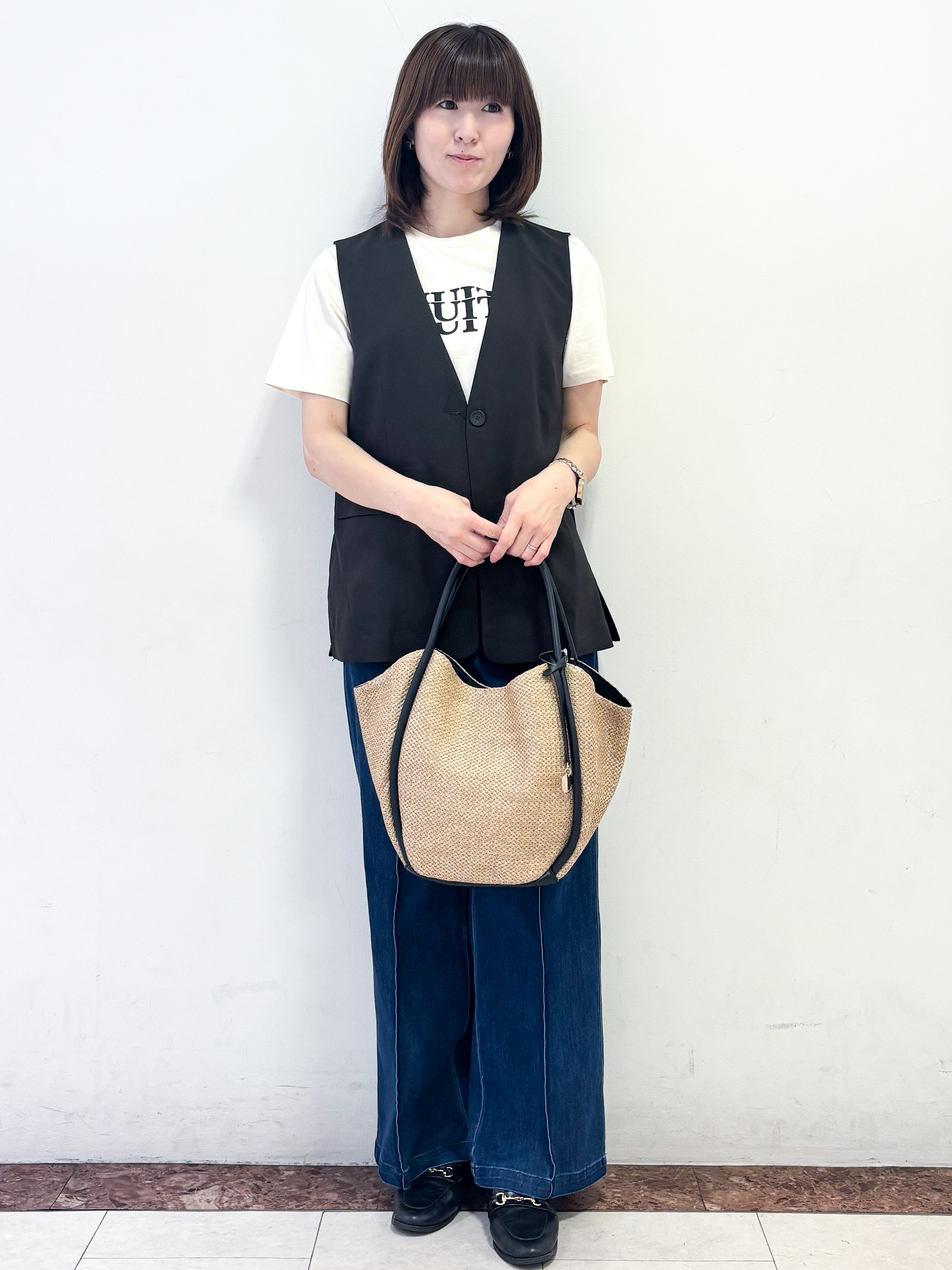 さいとうさんの「OPAQUE.CLIP｜アソートロゴTシャツ【洗濯機OK】」を使ったコーディネート