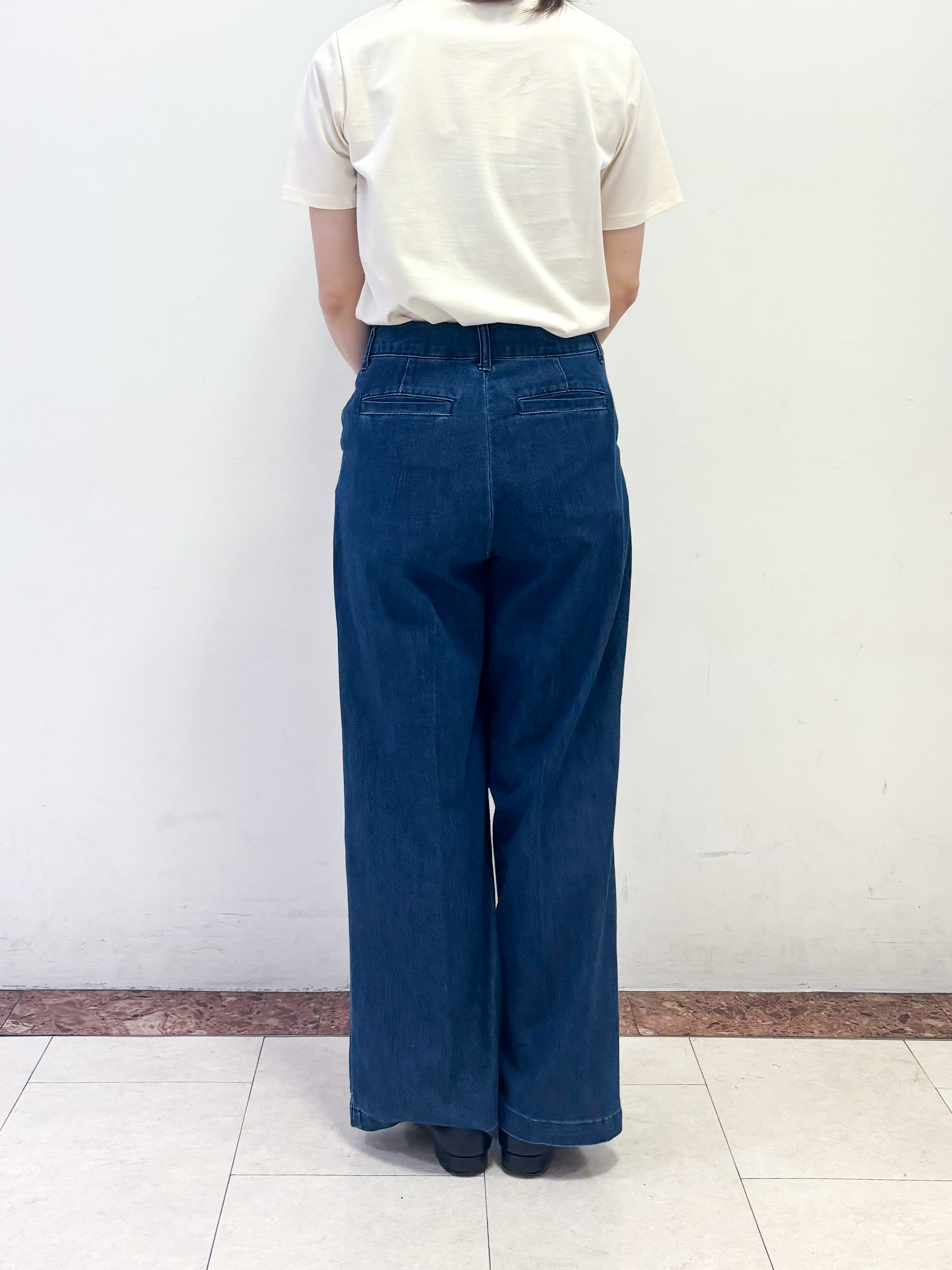 さいとうさんの「OPAQUE.CLIP｜アソートロゴTシャツ【洗濯機OK】」を使ったコーディネート