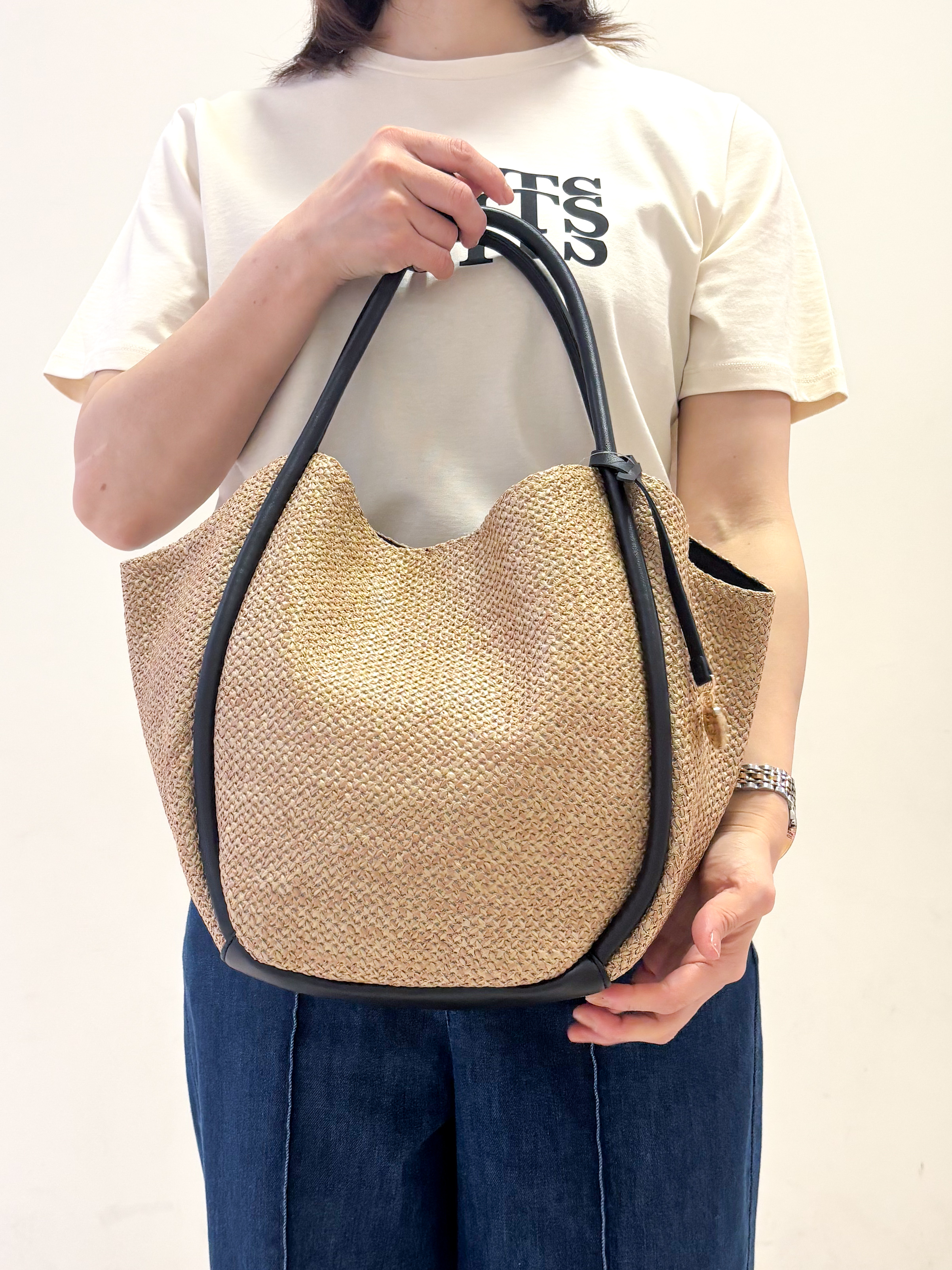 さいとうさんの「OPAQUE.CLIP｜アソートロゴTシャツ【洗濯機OK】」を使ったコーディネート