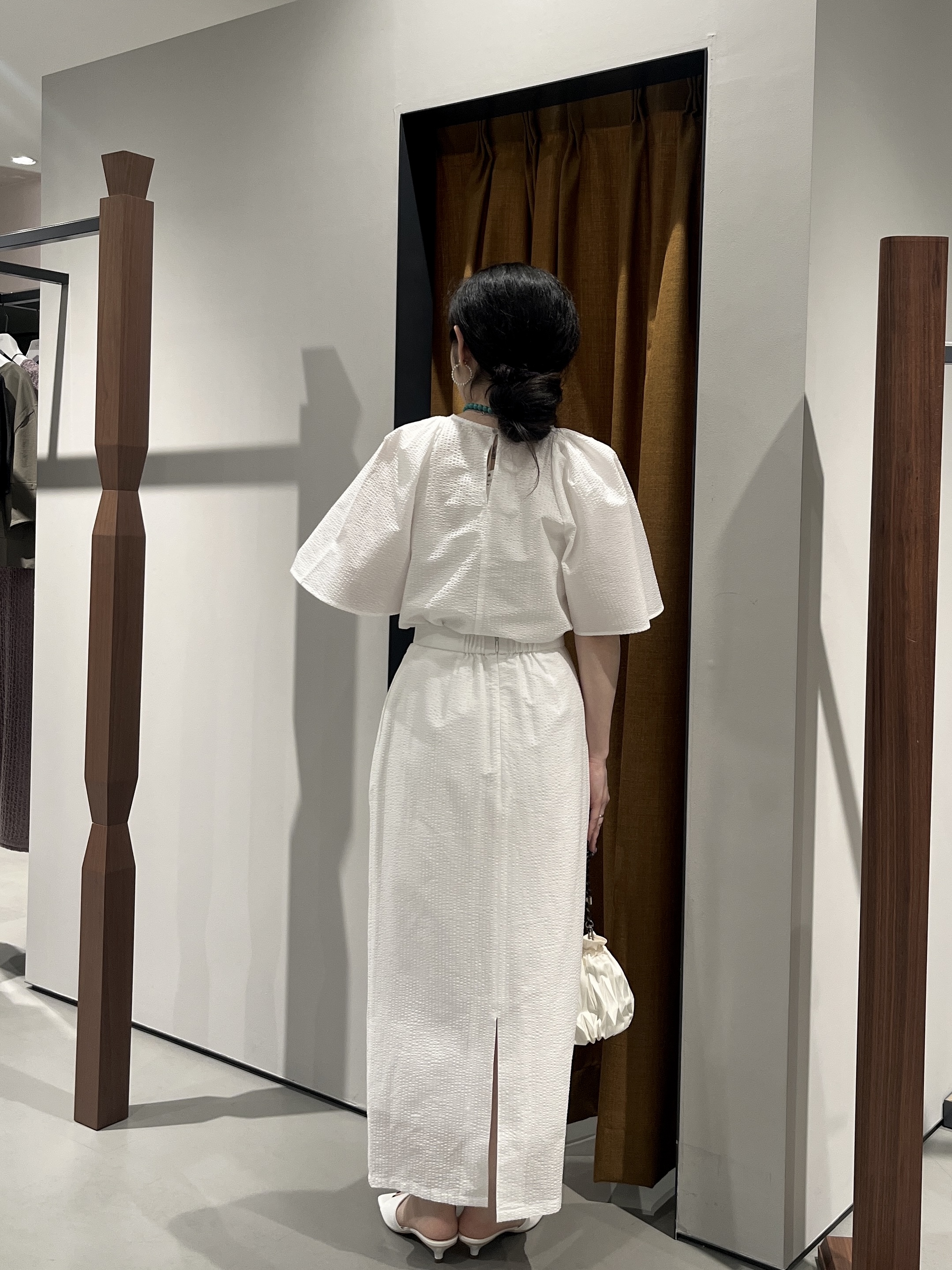 Uminoさんの「INDIVI｜パフショルダーサッカーブラウス」を使ったコーディネート
