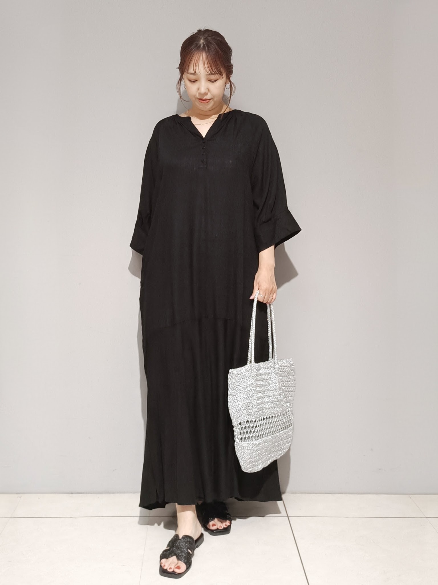 kaoriさんの「OPAQUE.CLIP｜キーネックロングワンピース【洗える】」を使ったコーディネート