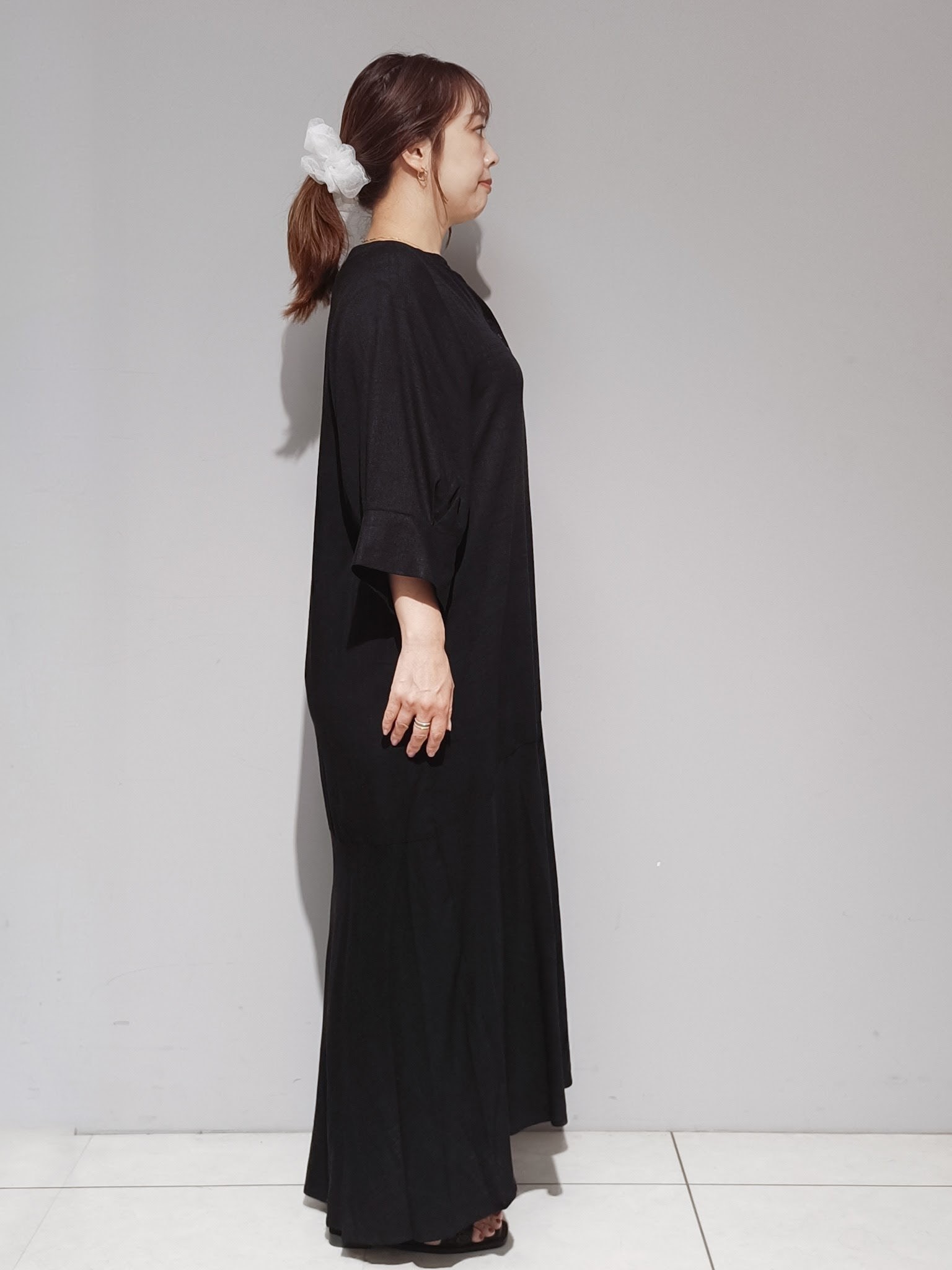 kaoriさんの「OPAQUE.CLIP｜キーネックロングワンピース【洗える】」を使ったコーディネート