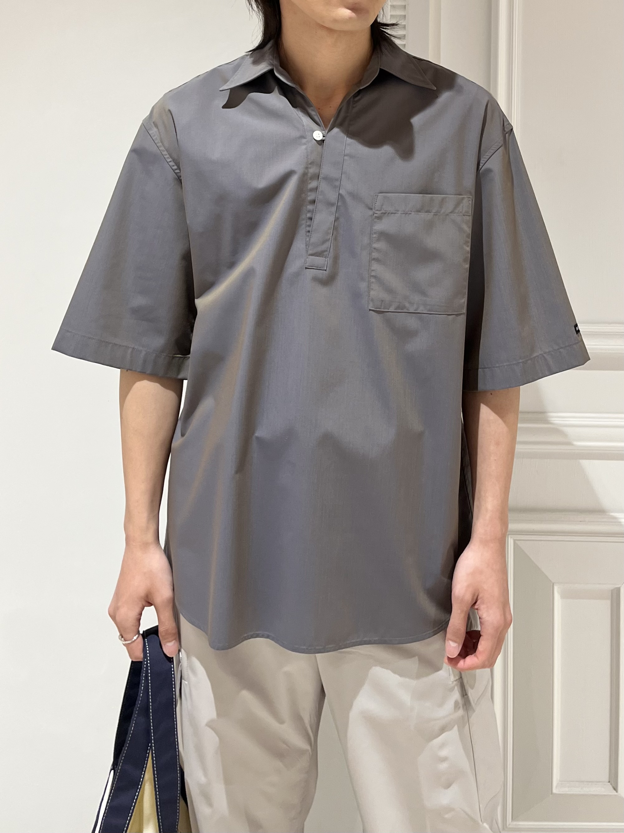 Watanabeさんの「DRESSTERIOR｜◆イージーケア プルオーバーシャツ」を使ったコーディネート